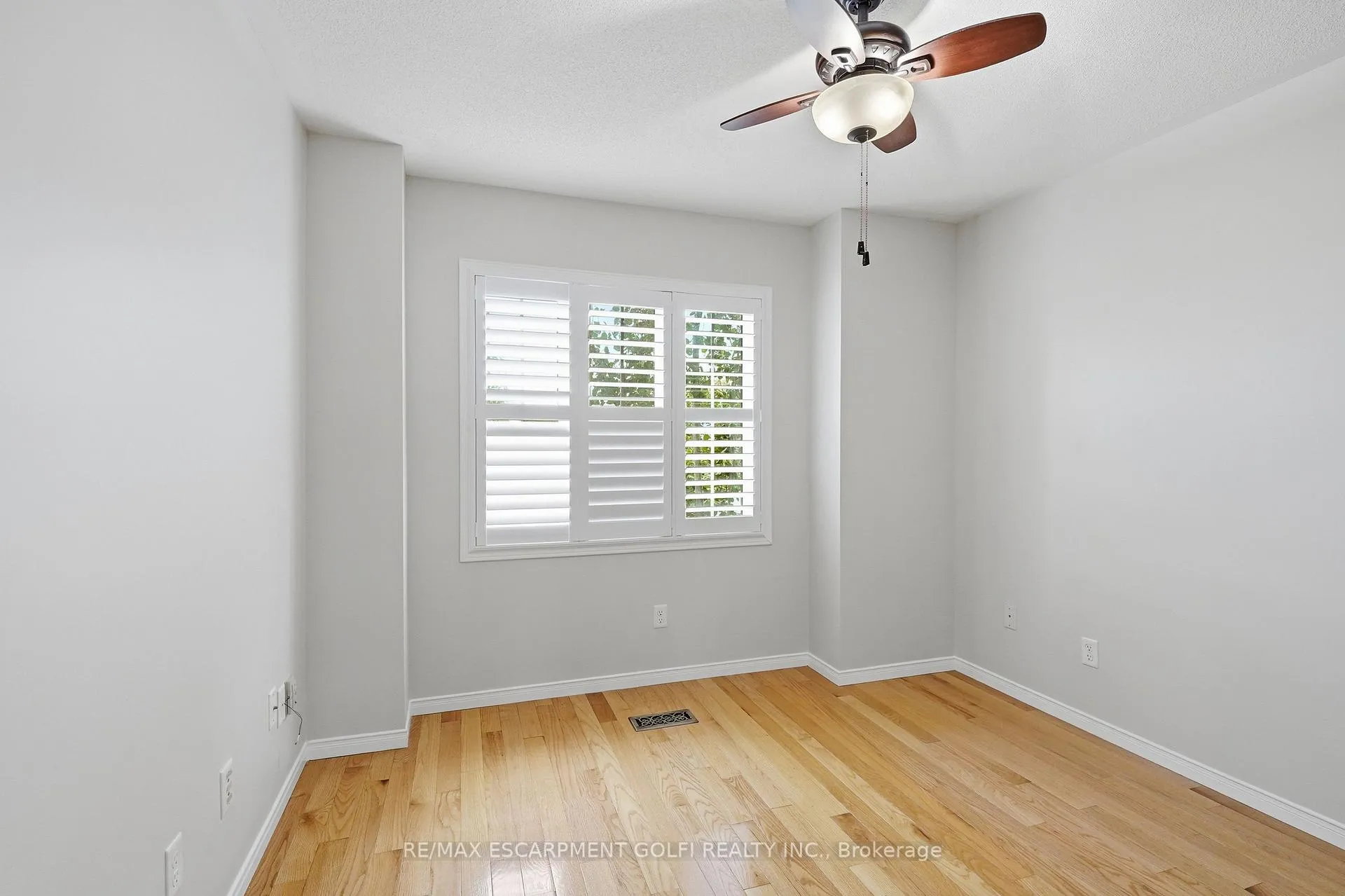 Photo 21 of 2549 Postmaster Drive, Oakville, Westmount — HOMEH