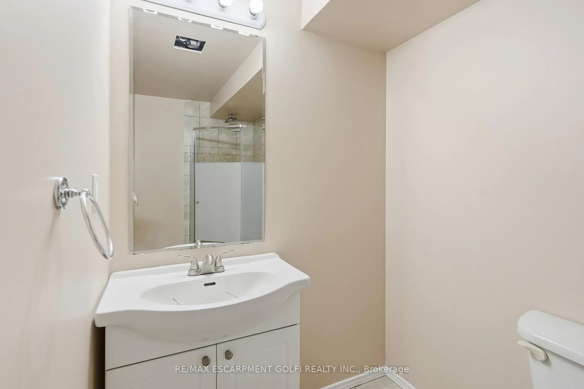 Photo 30 of 2549 Postmaster Drive, Oakville, Westmount — HOMEH