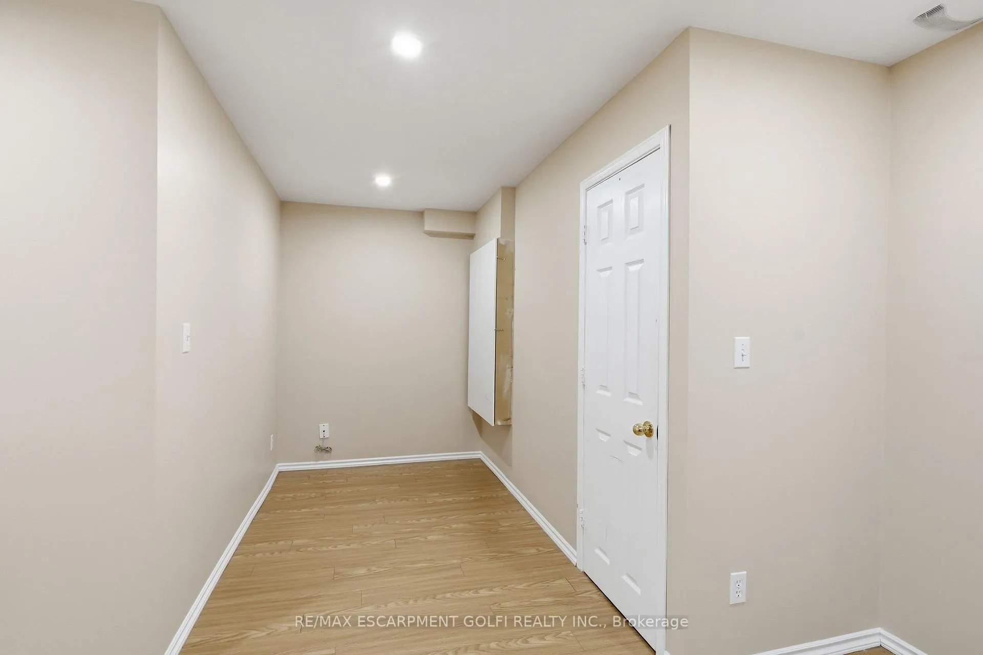Photo 33 of 2549 Postmaster Drive, Oakville, Westmount — HOMEH