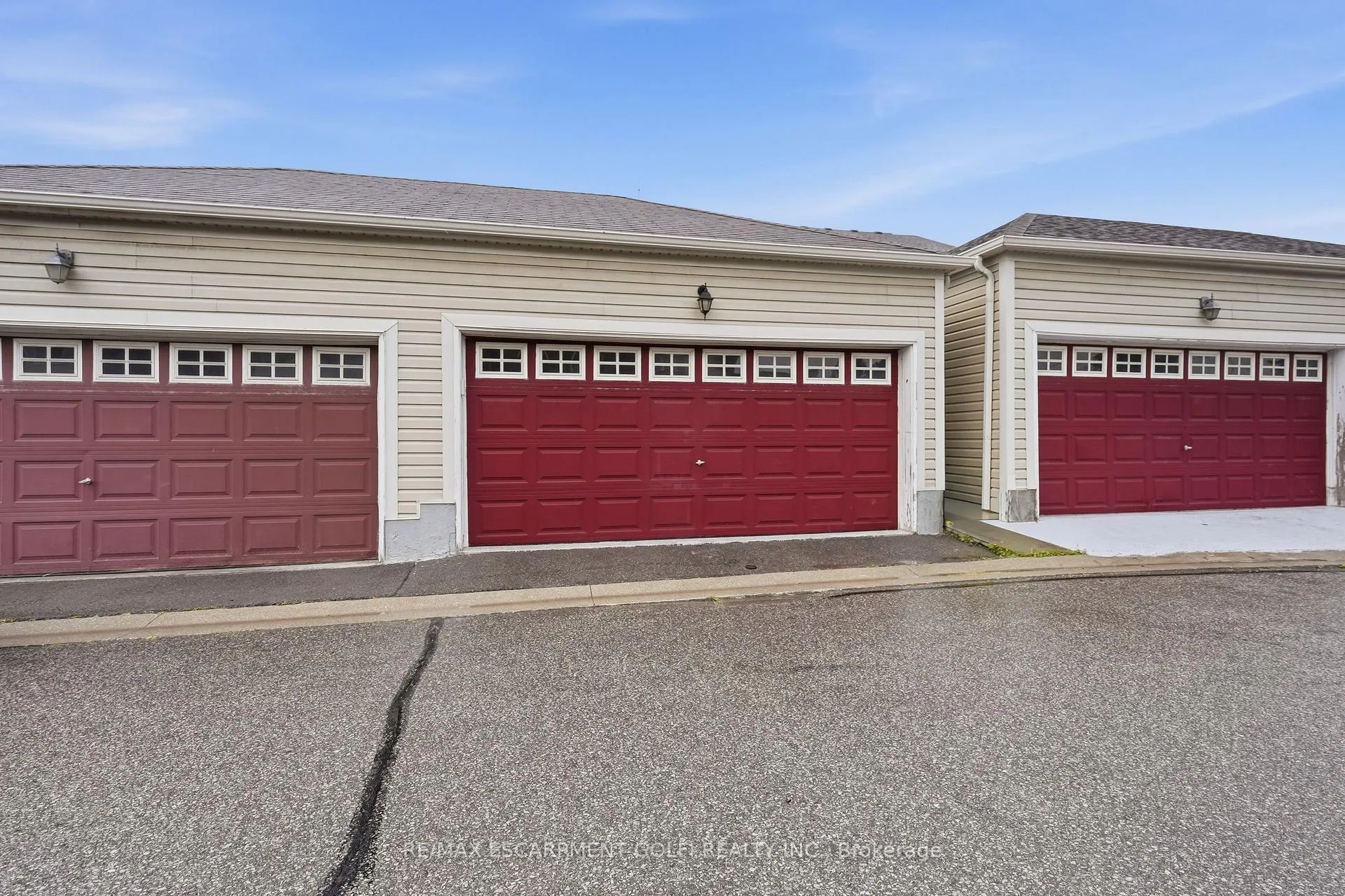 Photo 40 of 2549 Postmaster Drive, Oakville, Westmount — HOMEH