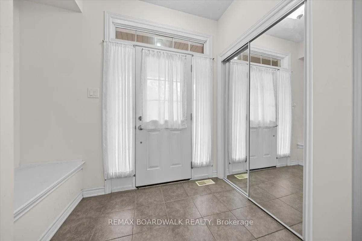 Photo 4 of 336 Gallantry Way, Ottawa, Stittsville (North) — HOMEH