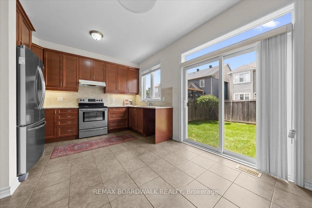 Photo 8 of 336 Gallantry Way, Ottawa, Stittsville (North) — HOMEH