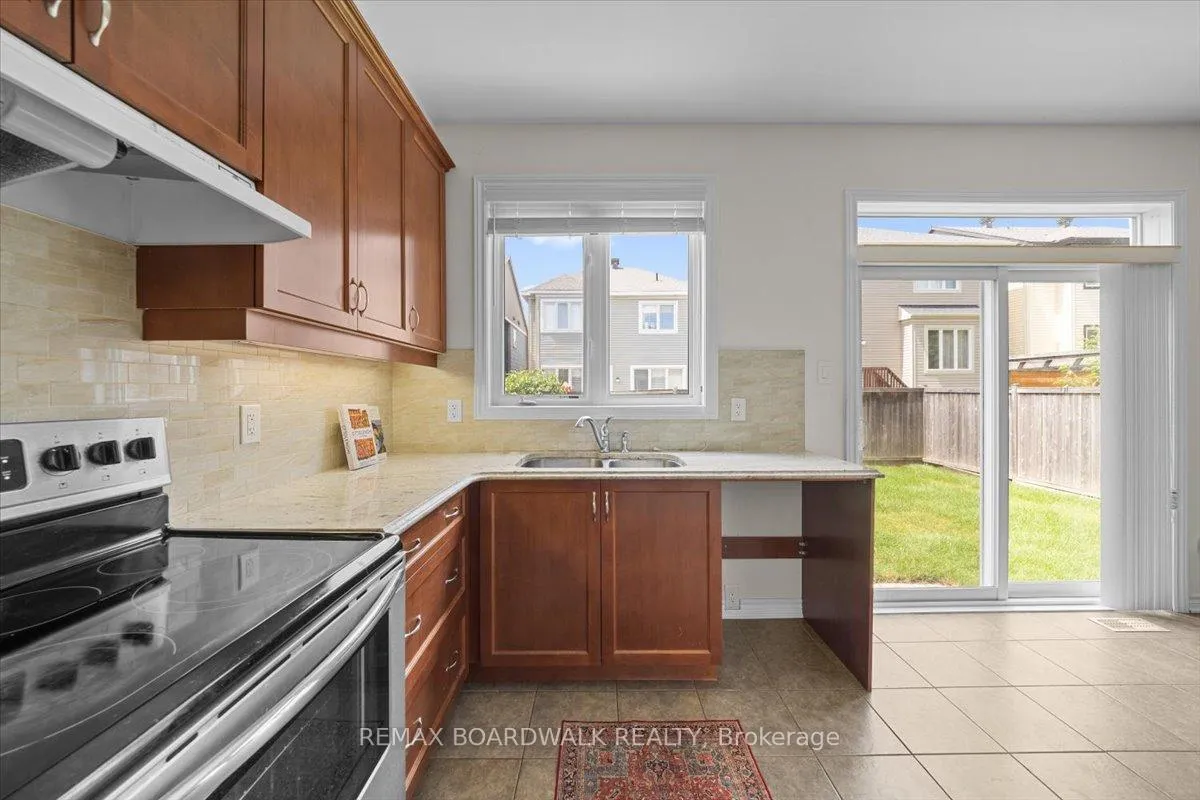 Photo 11 of 336 Gallantry Way, Ottawa, Stittsville (North) — HOMEH