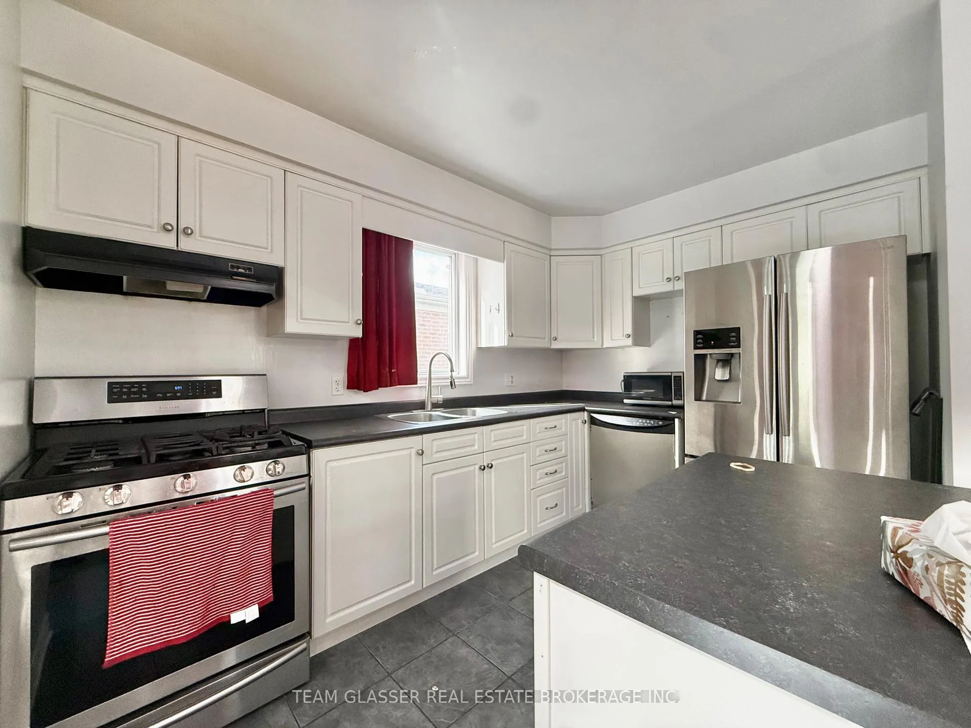 Photo 2 of 691 Oakcrossing Road, London, North M — HOMEH