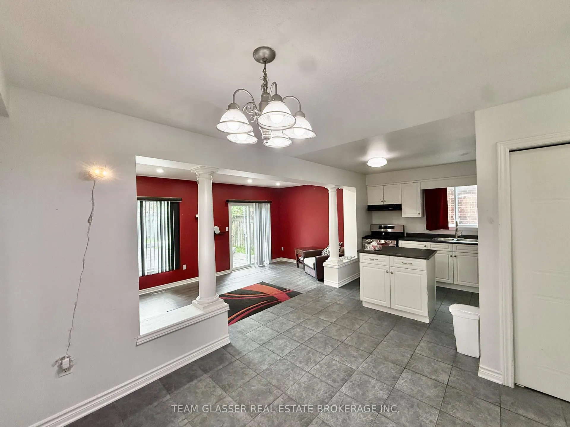 Photo 5 of 691 Oakcrossing Road, London, North M — HOMEH