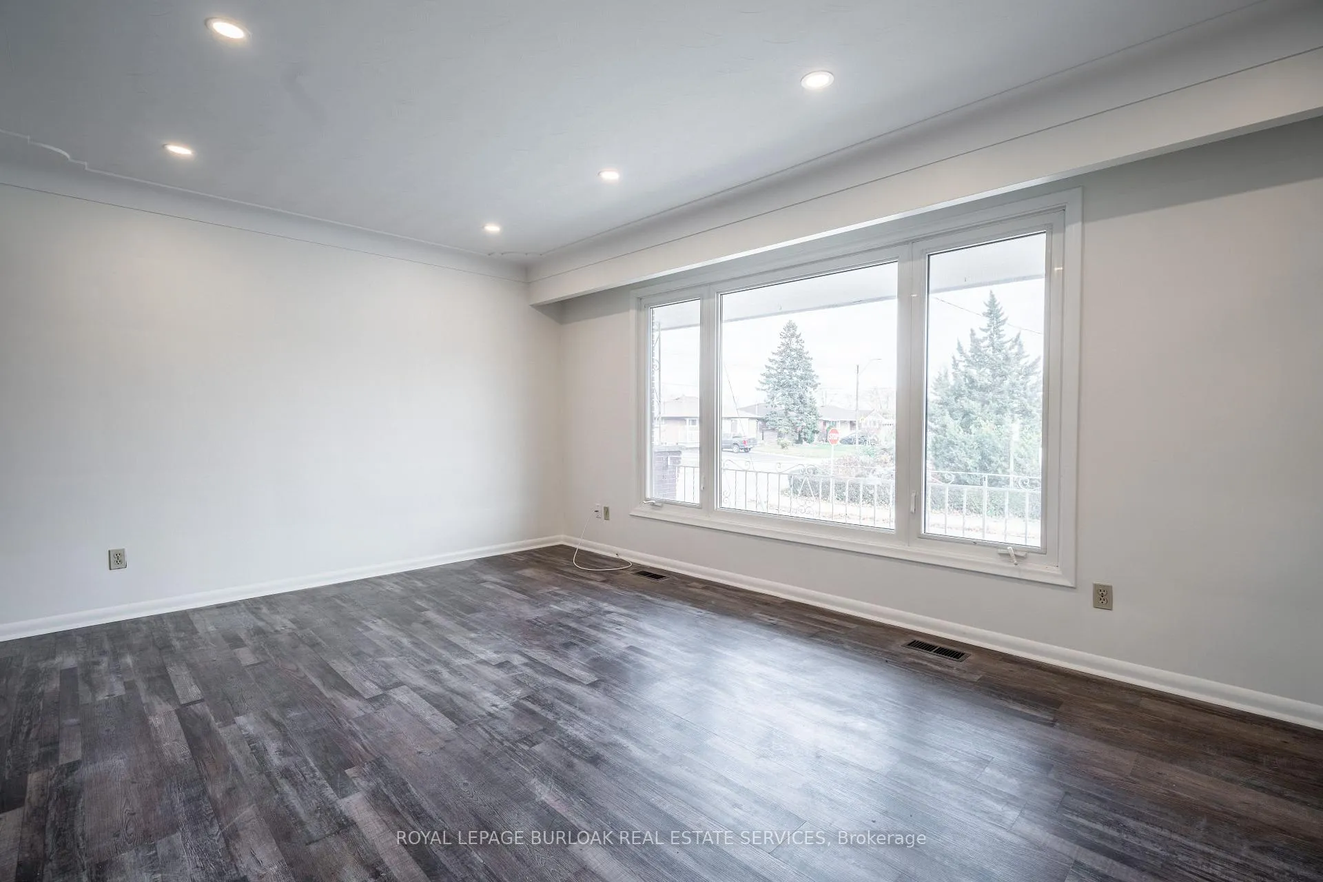 Photo 5 of Unit Upper, 4 Starlight Court, Hamilton, Corman — HOMEH