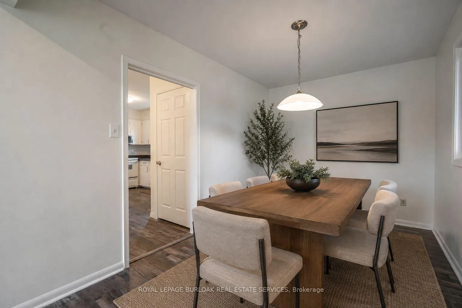Photo 8 of Unit Upper, 4 Starlight Court, Hamilton, Corman — HOMEH