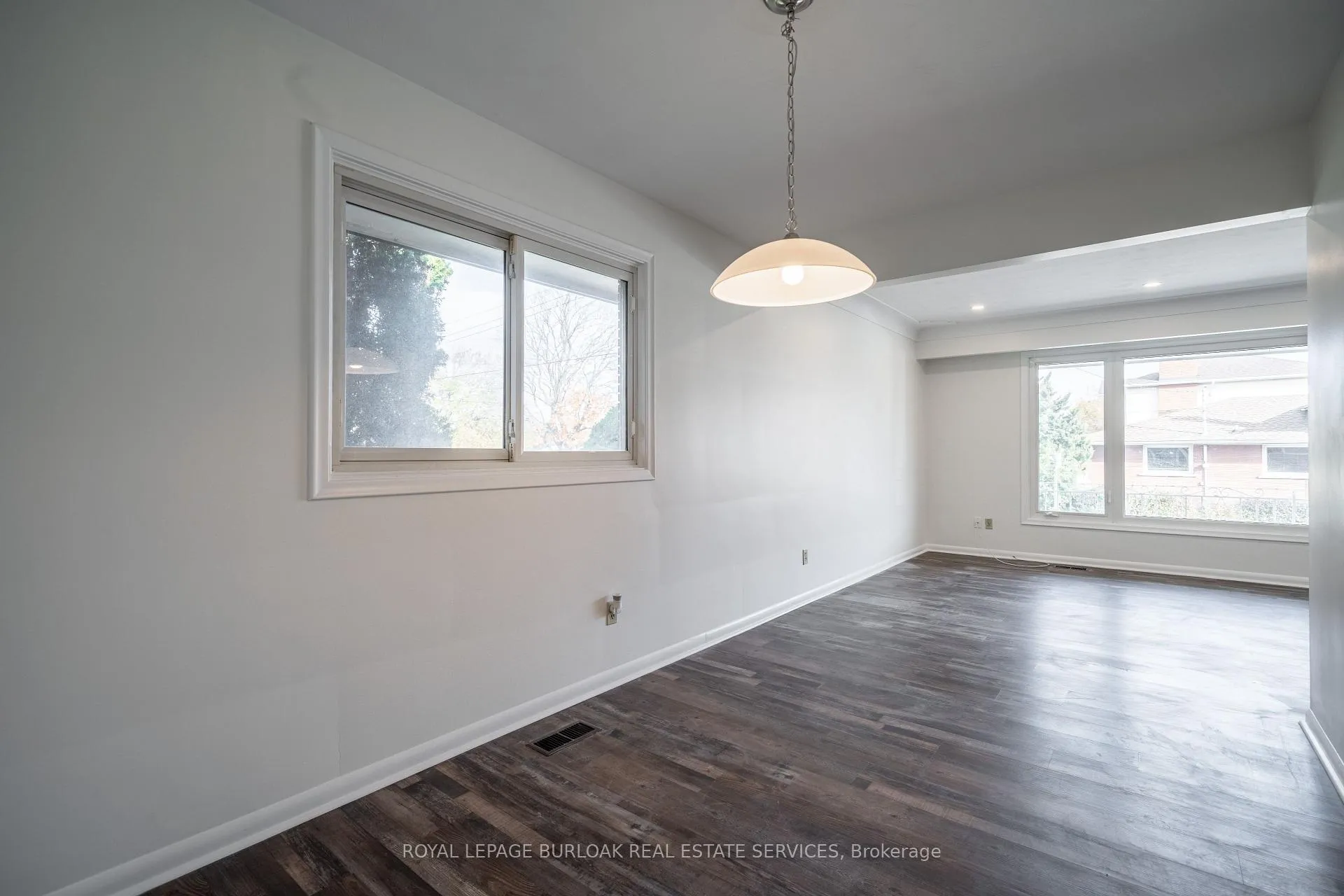 Photo 9 of Unit Upper, 4 Starlight Court, Hamilton, Corman — HOMEH