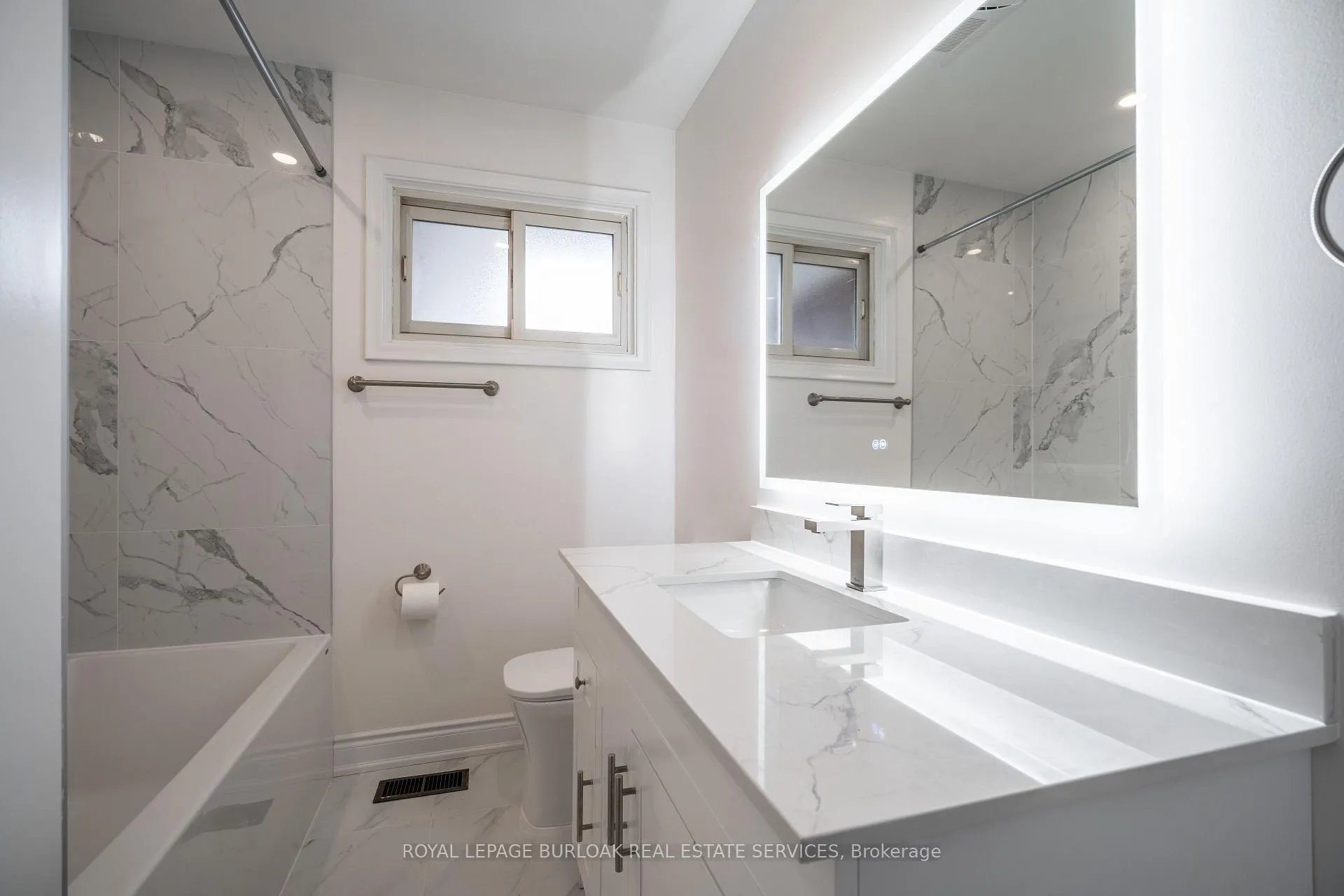 Photo 13 of Unit Upper, 4 Starlight Court, Hamilton, Corman — HOMEH