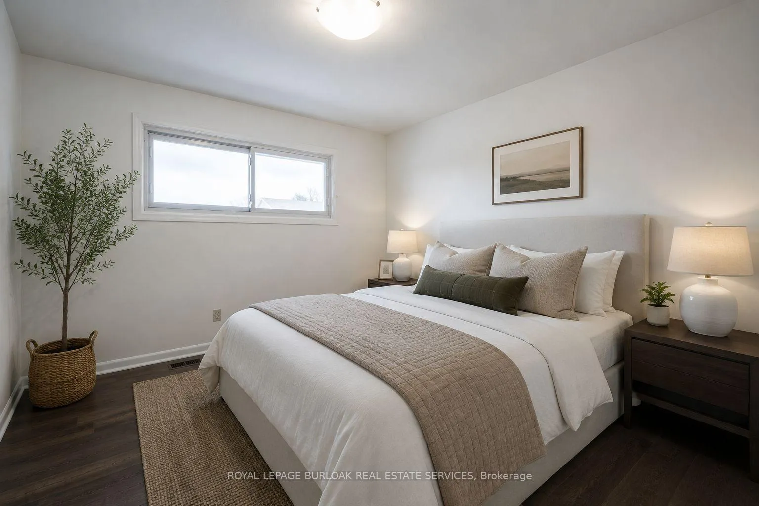 Photo 16 of Unit Upper, 4 Starlight Court, Hamilton, Corman — HOMEH