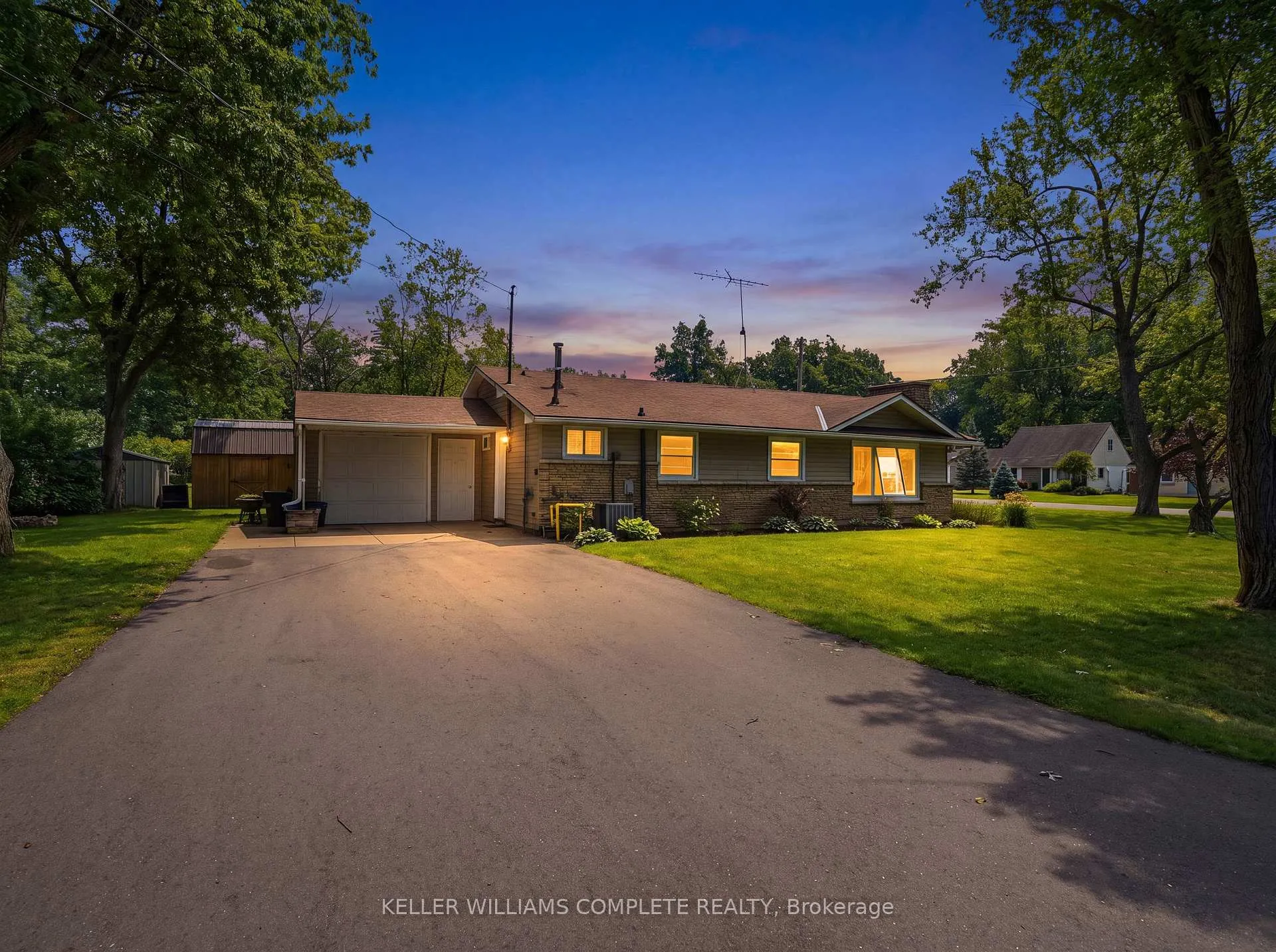 Front of 3780 Summit Avenue W
