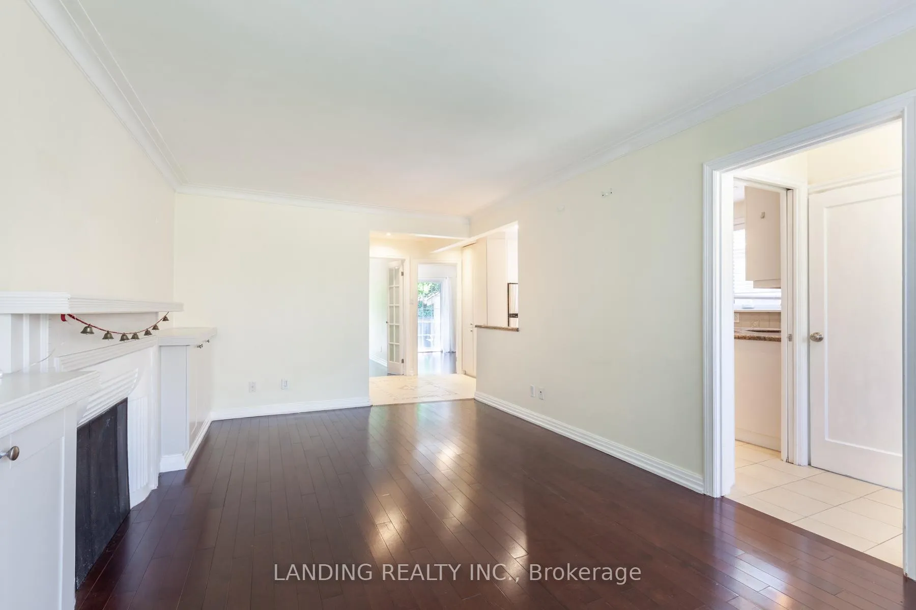 Photo 2 of 53 Elvina Gardens, Toronto, Mount Pleasant East — HOMEH