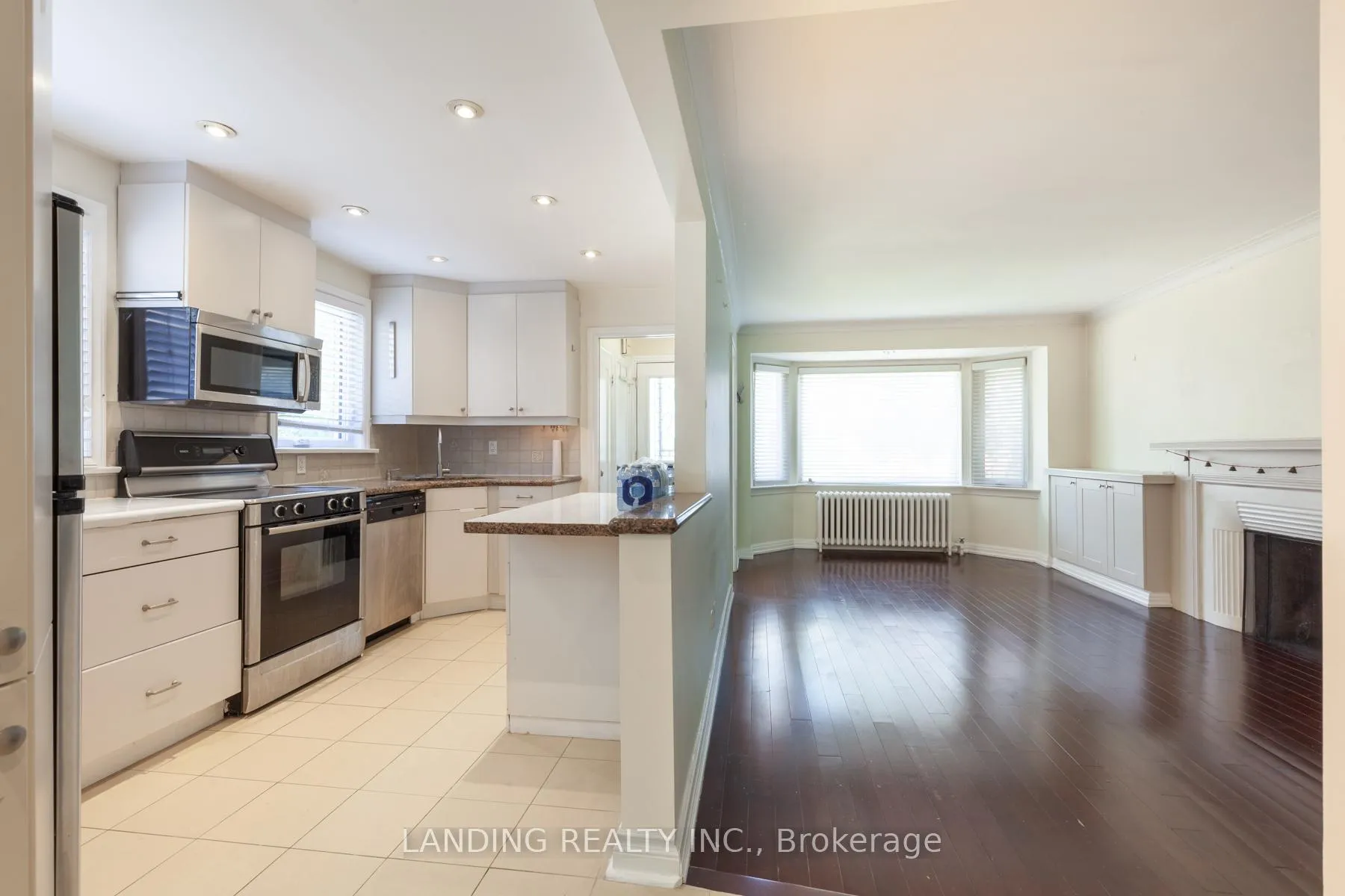 Photo 4 of 53 Elvina Gardens, Toronto, Mount Pleasant East — HOMEH