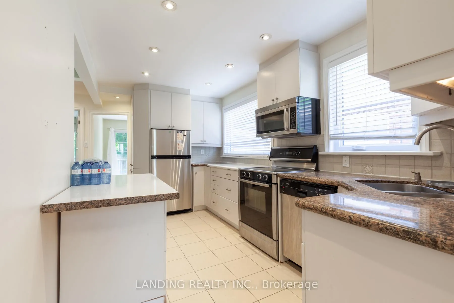 Photo 6 of 53 Elvina Gardens, Toronto, Mount Pleasant East — HOMEH