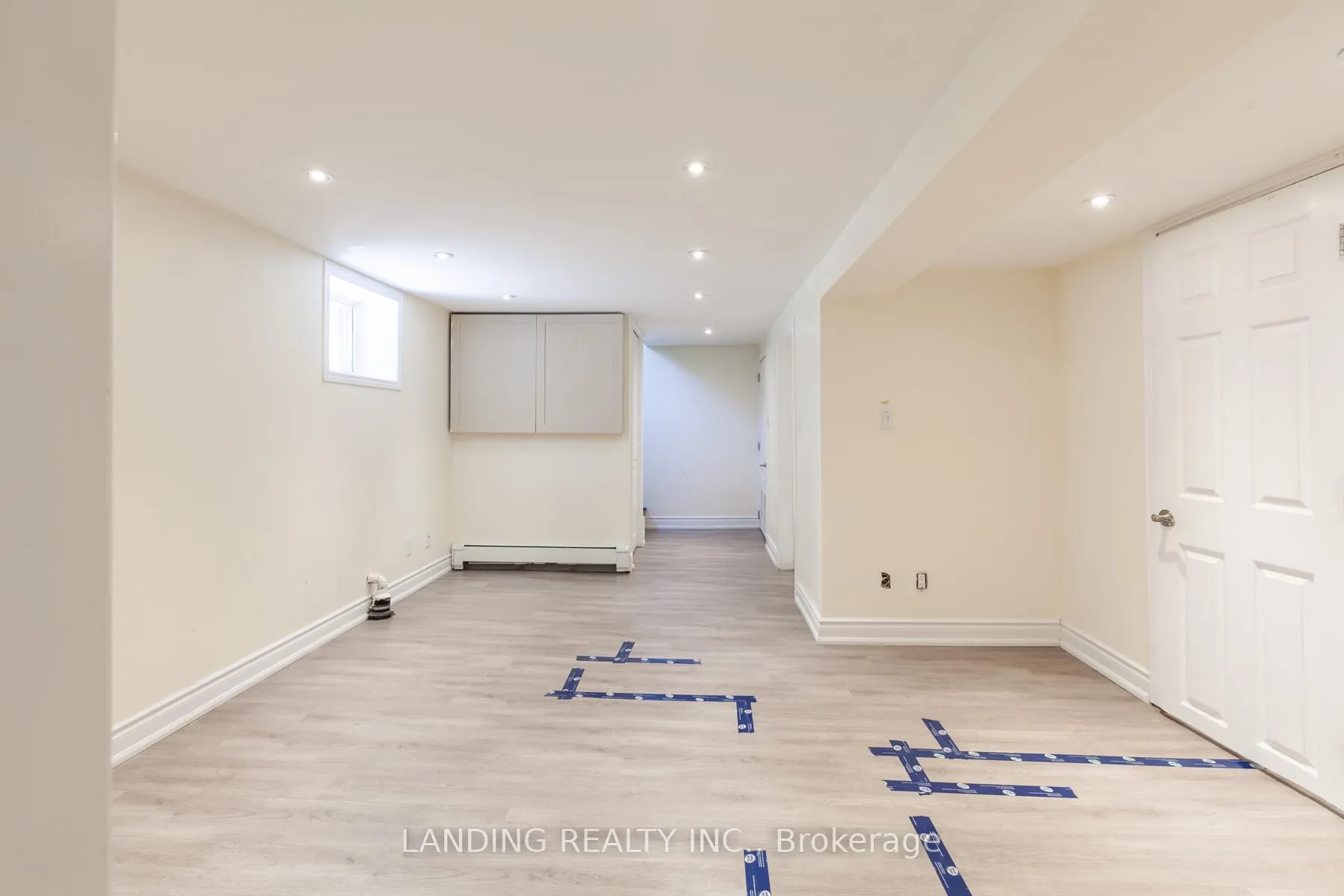 Photo 12 of 53 Elvina Gardens, Toronto, Mount Pleasant East — HOMEH