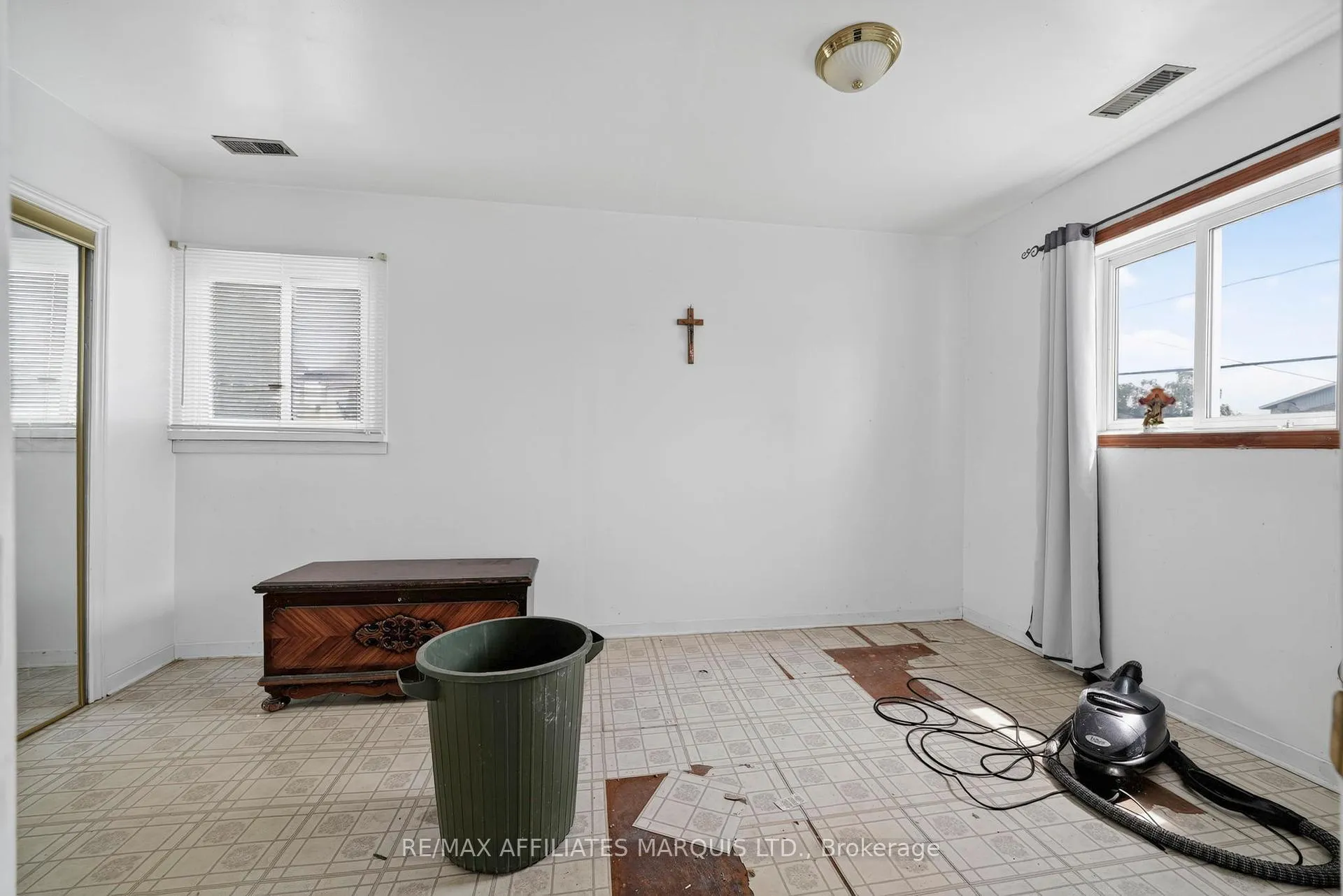 Photo 13 of 343 Carleton Street, Cornwall, Cornwall — HOMEH