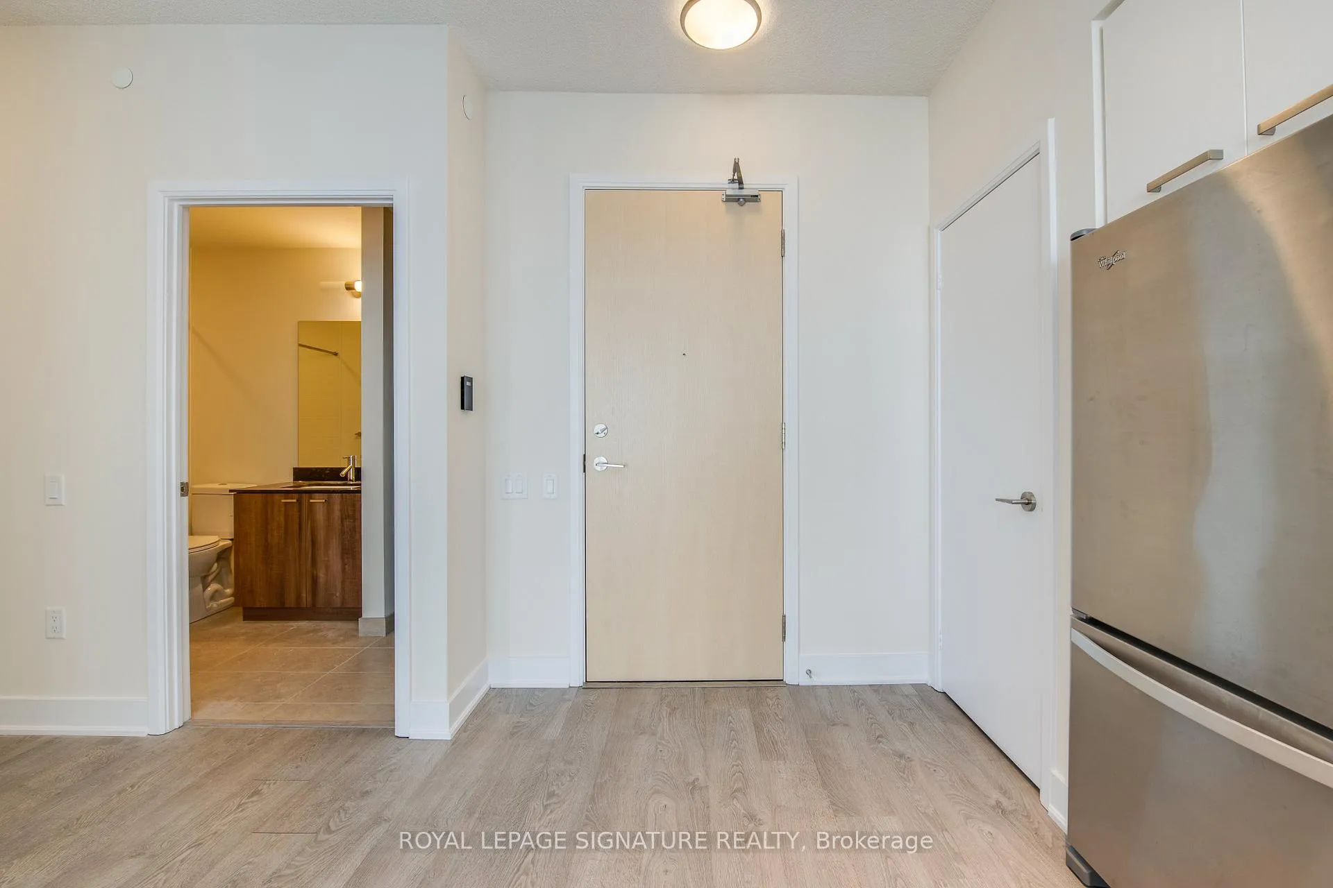 Photo 33 of Unit 806, 30 Roehampton Avenue, Toronto, Mount Pleasant West — HOMEH