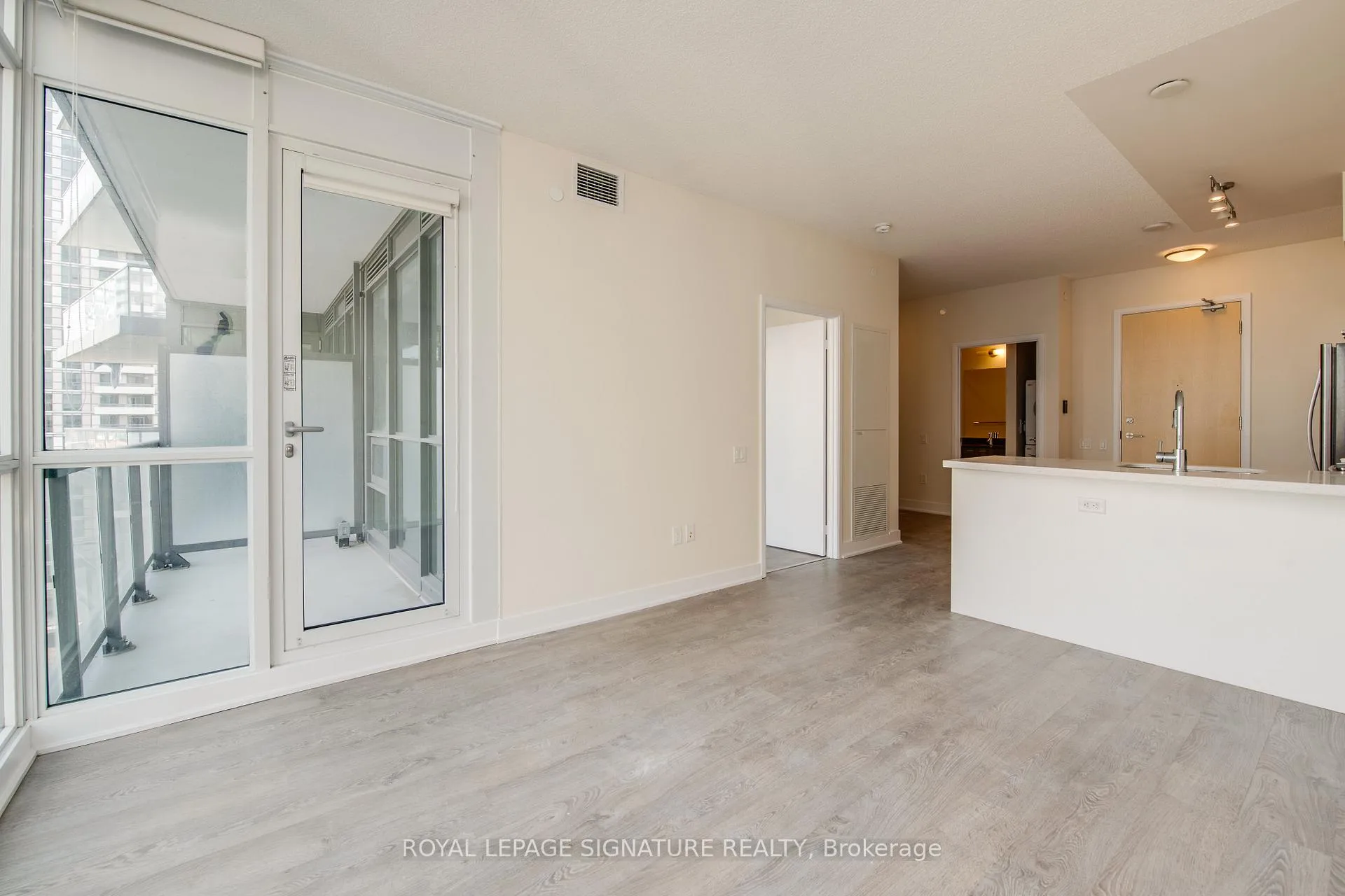 Photo 36 of Unit 806, 30 Roehampton Avenue, Toronto, Mount Pleasant West — HOMEH