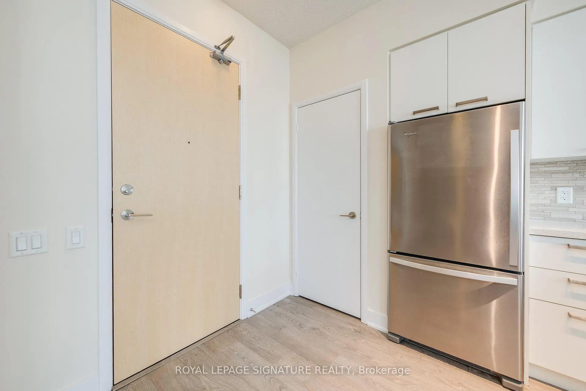 Photo 38 of Unit 806, 30 Roehampton Avenue, Toronto, Mount Pleasant West — HOMEH
