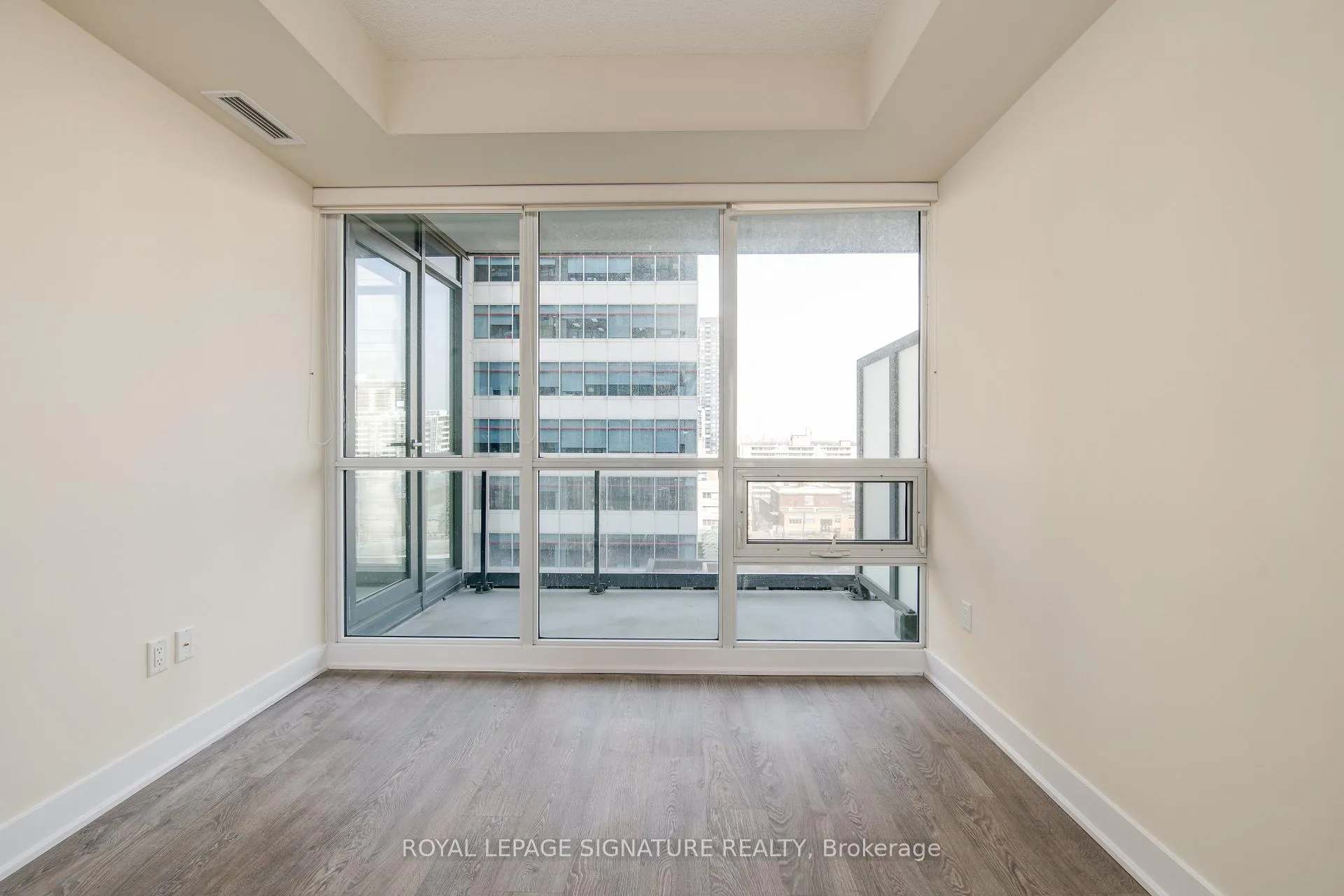 Photo 41 of Unit 806, 30 Roehampton Avenue, Toronto, Mount Pleasant West — HOMEH