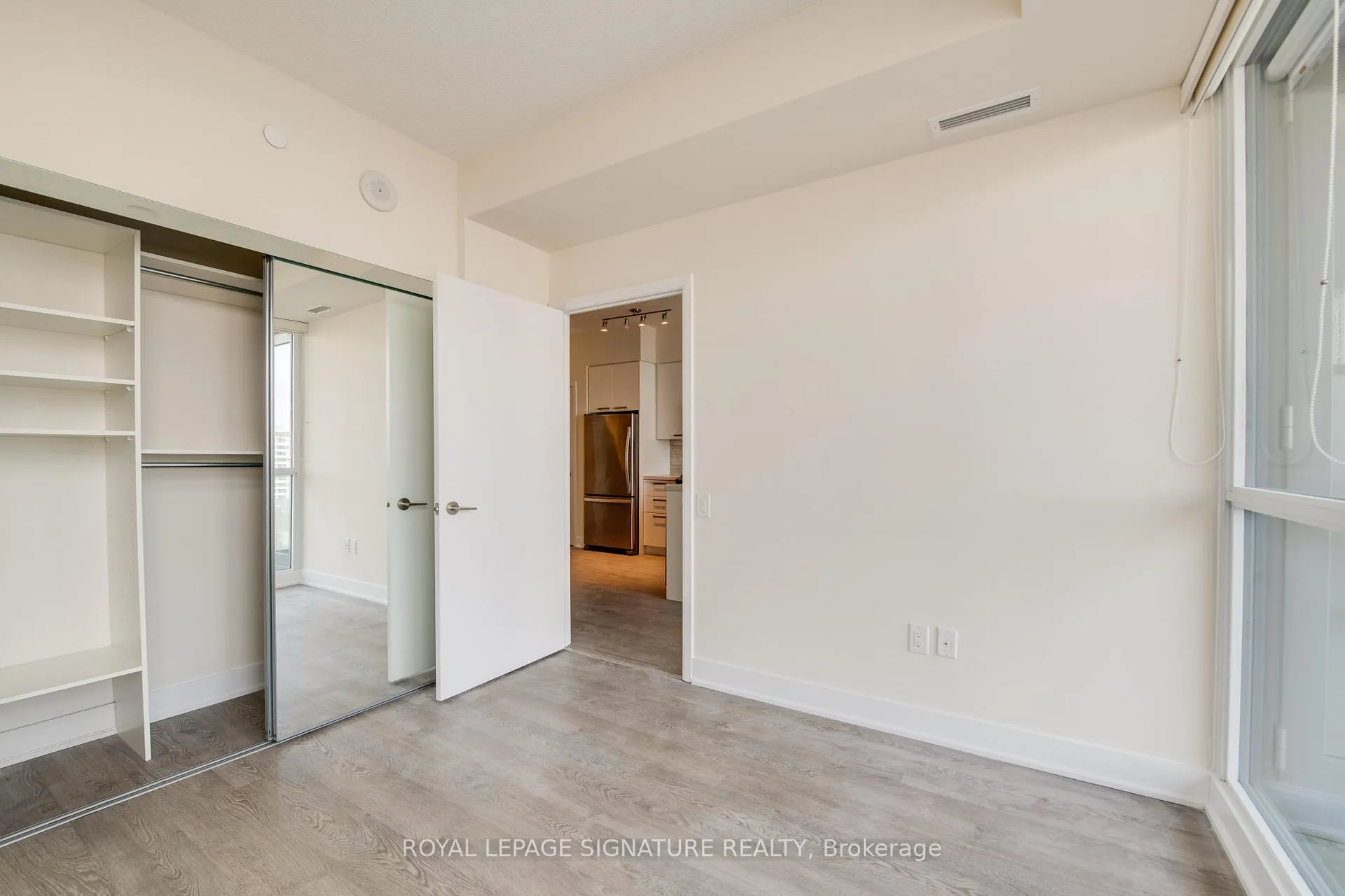 Photo 42 of Unit 806, 30 Roehampton Avenue, Toronto, Mount Pleasant West — HOMEH