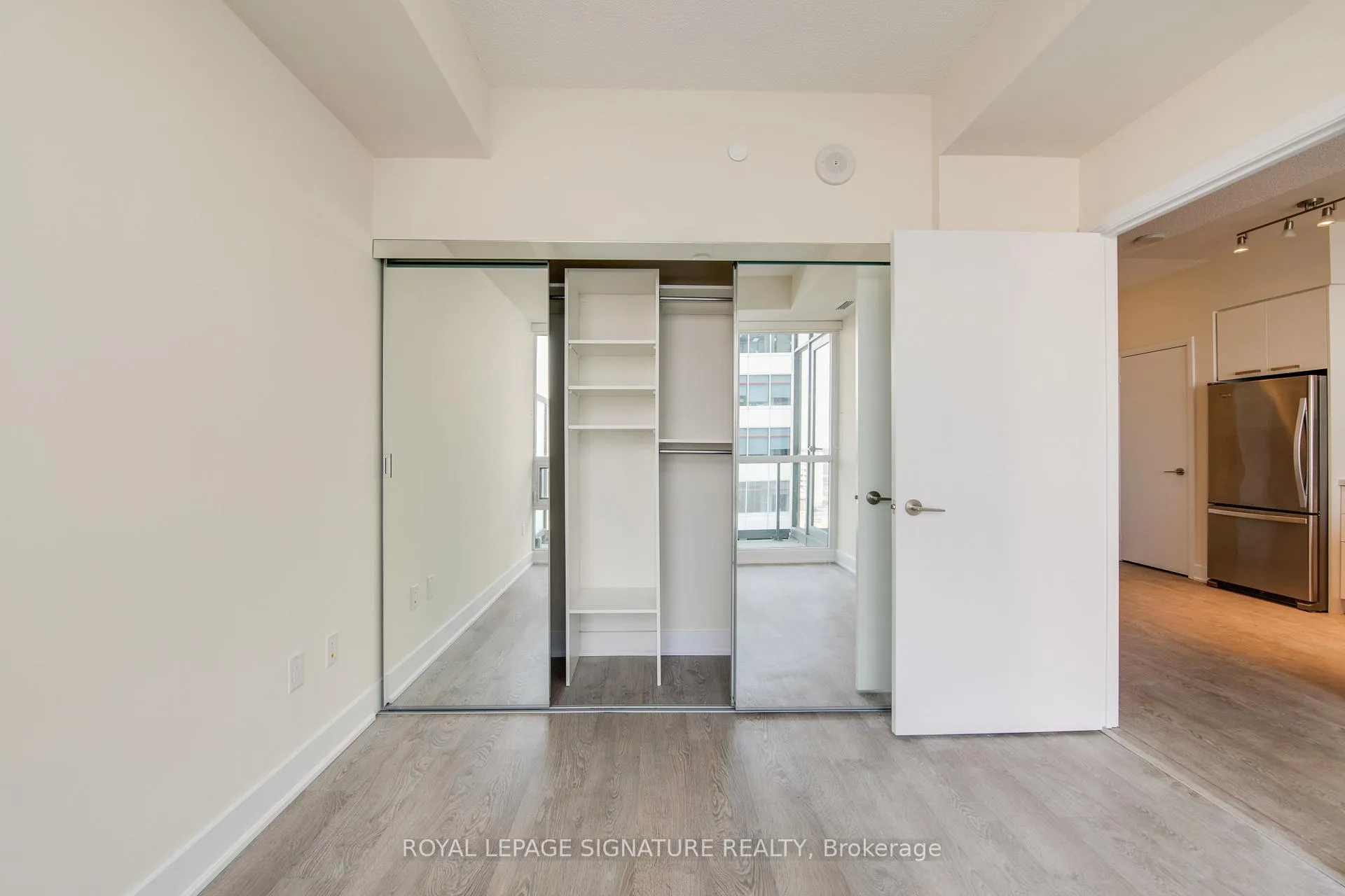 Photo 43 of Unit 806, 30 Roehampton Avenue, Toronto, Mount Pleasant West — HOMEH