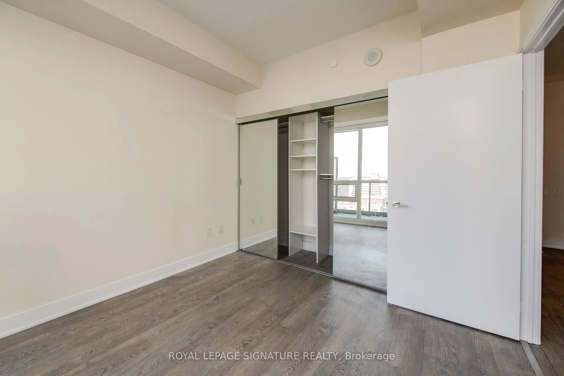 Photo 17 of Unit 806, 30 Roehampton Avenue, Toronto, Mount Pleasant West — HOMEH