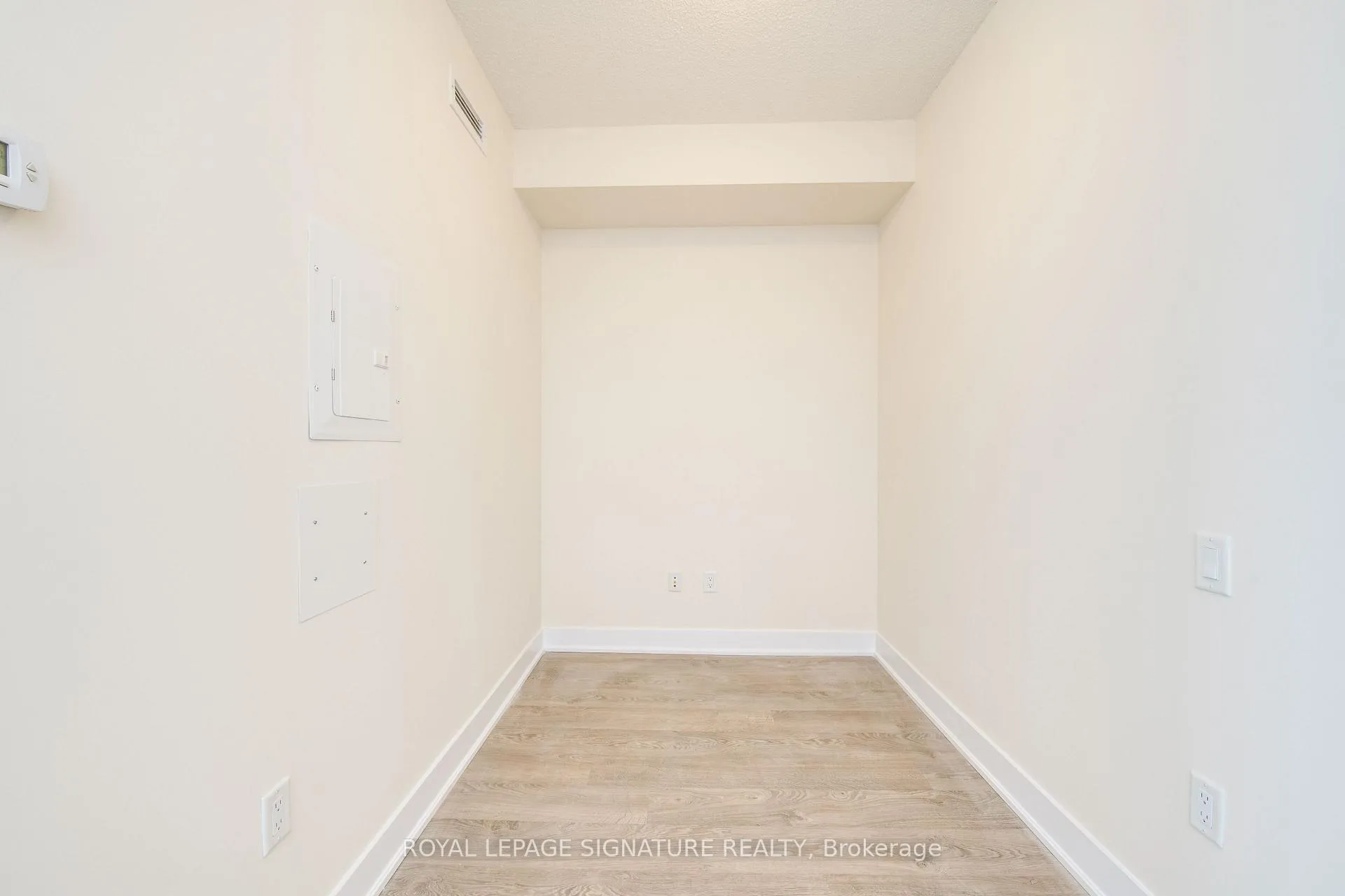 Photo 18 of Unit 806, 30 Roehampton Avenue, Toronto, Mount Pleasant West — HOMEH