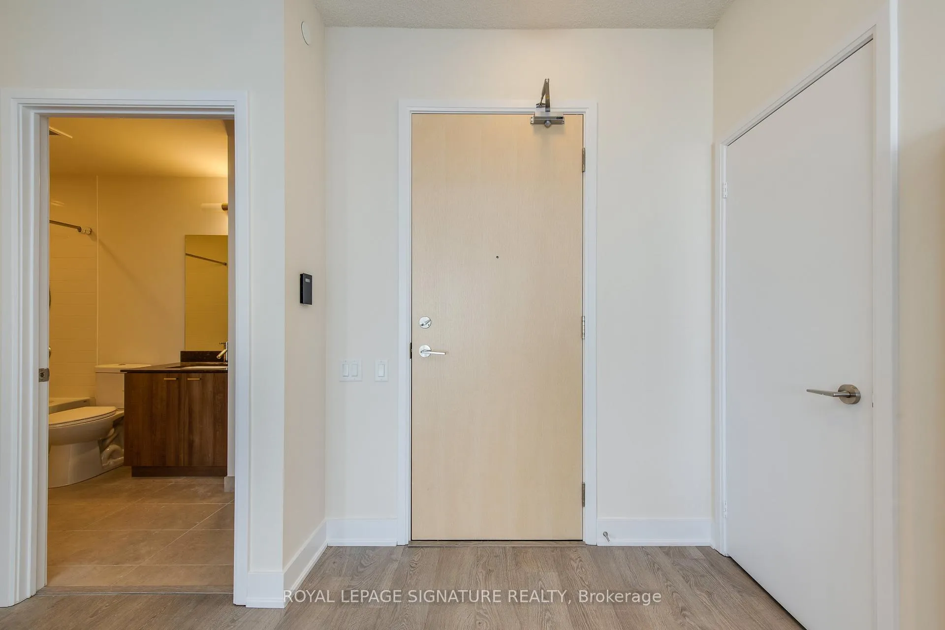 Photo 46 of Unit 806, 30 Roehampton Avenue, Toronto, Mount Pleasant West — HOMEH