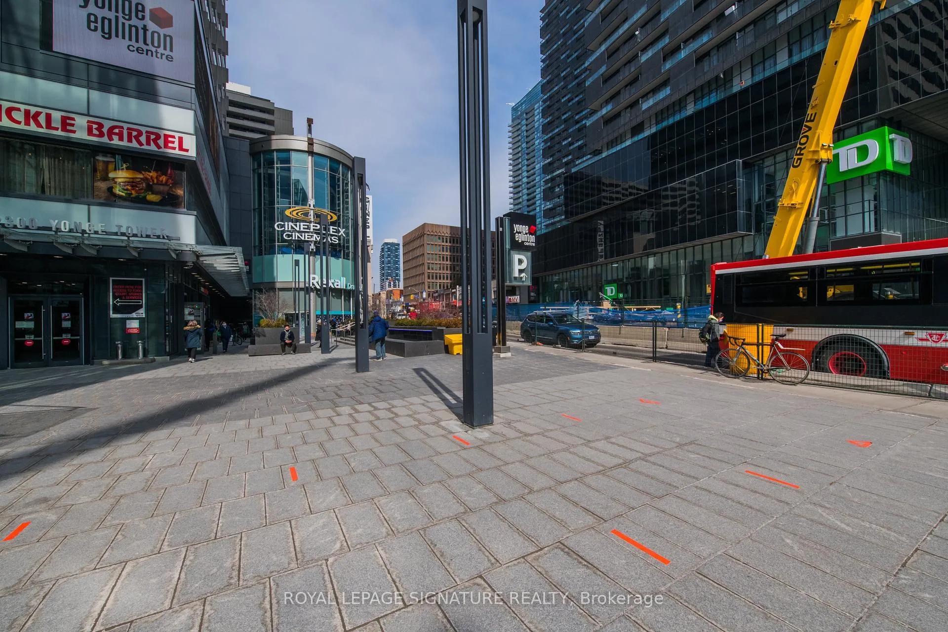 Photo 55 of Unit 806, 30 Roehampton Avenue, Toronto, Mount Pleasant West — HOMEH