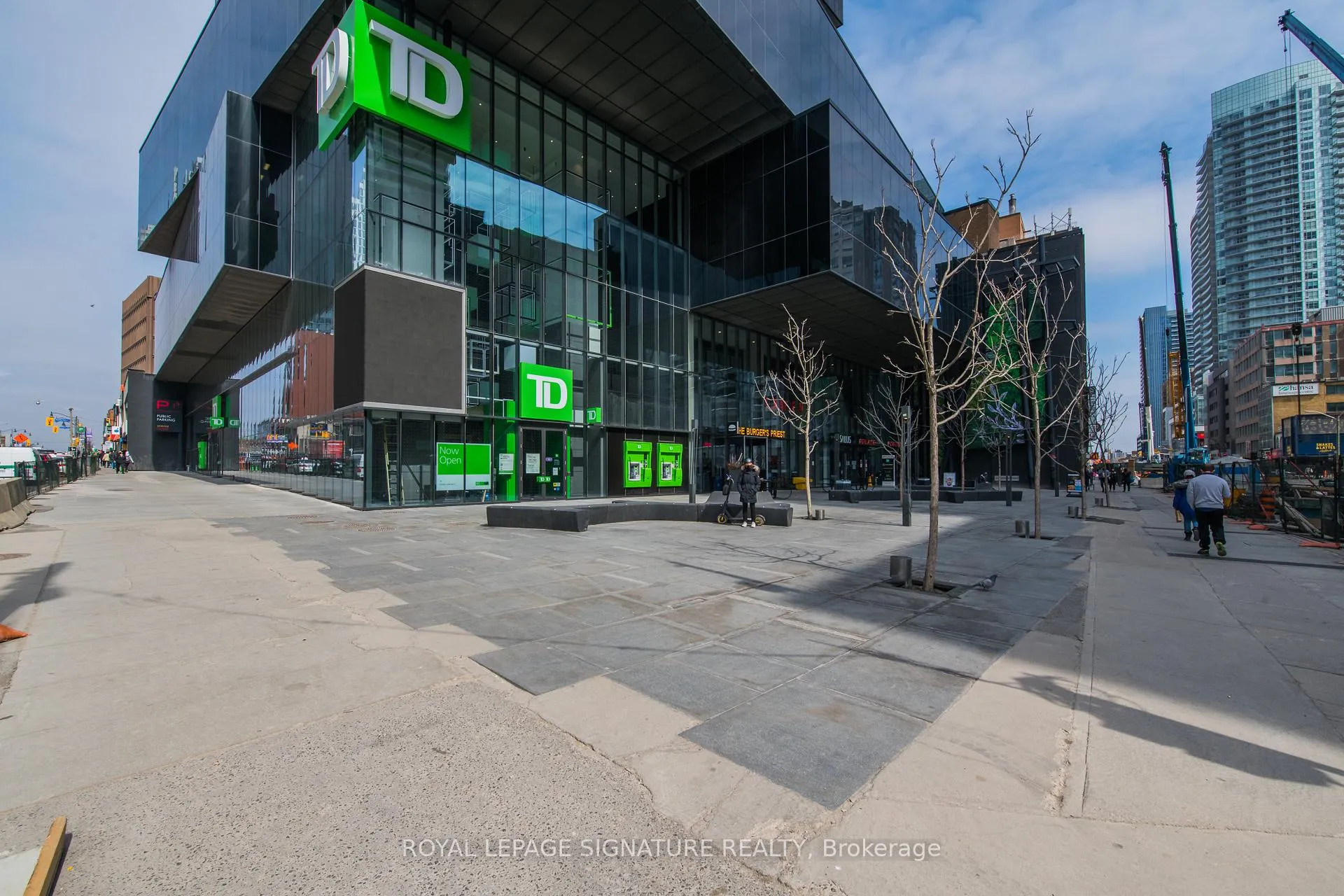 Photo 56 of Unit 806, 30 Roehampton Avenue, Toronto, Mount Pleasant West — HOMEH