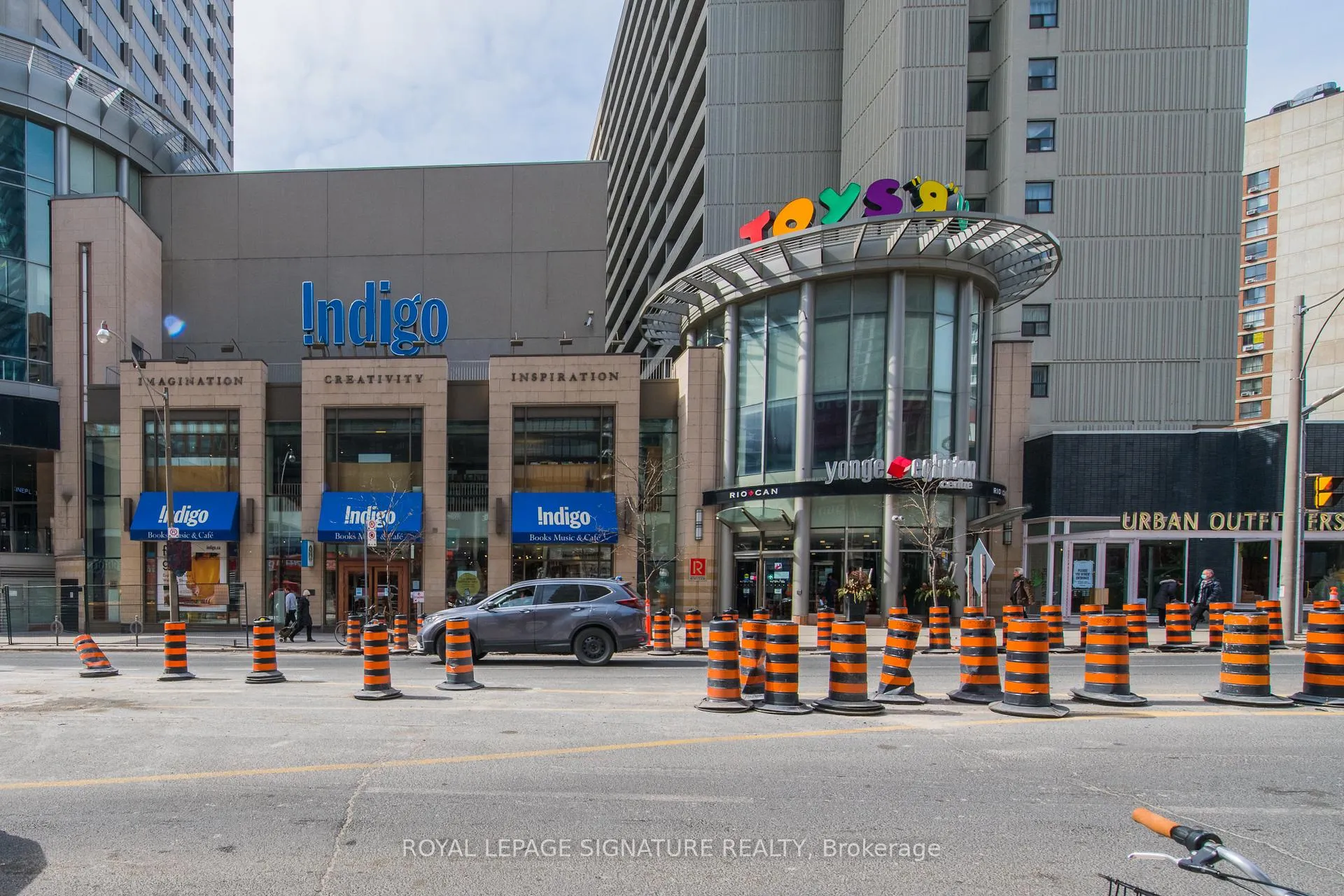 Photo 57 of Unit 806, 30 Roehampton Avenue, Toronto, Mount Pleasant West — HOMEH