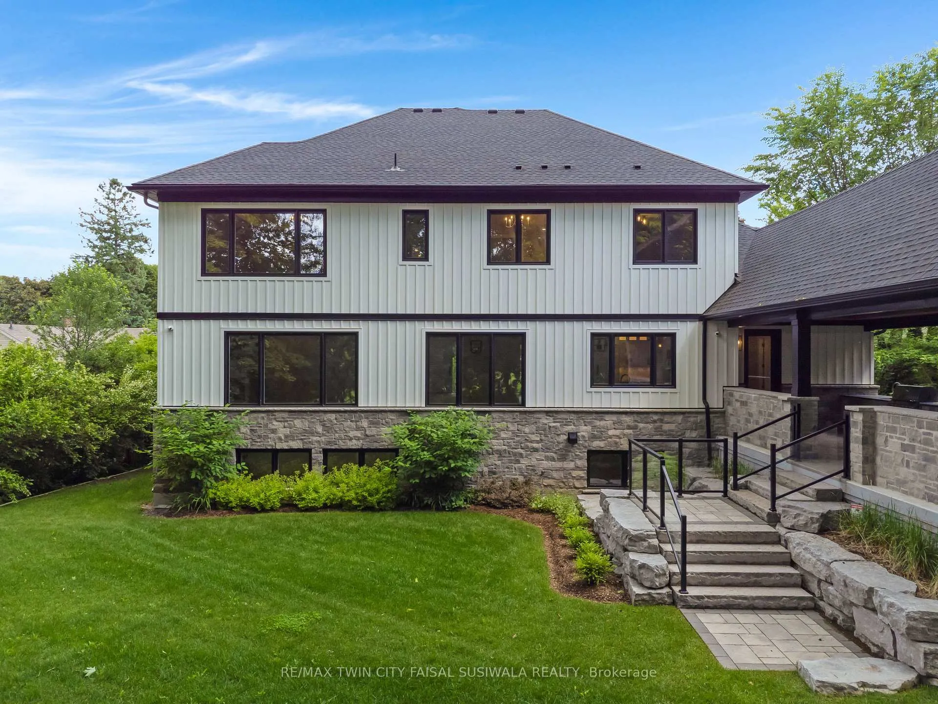 Photo 4 of 230 Stanley Drive, Waterloo, Uptown West — HOMEH