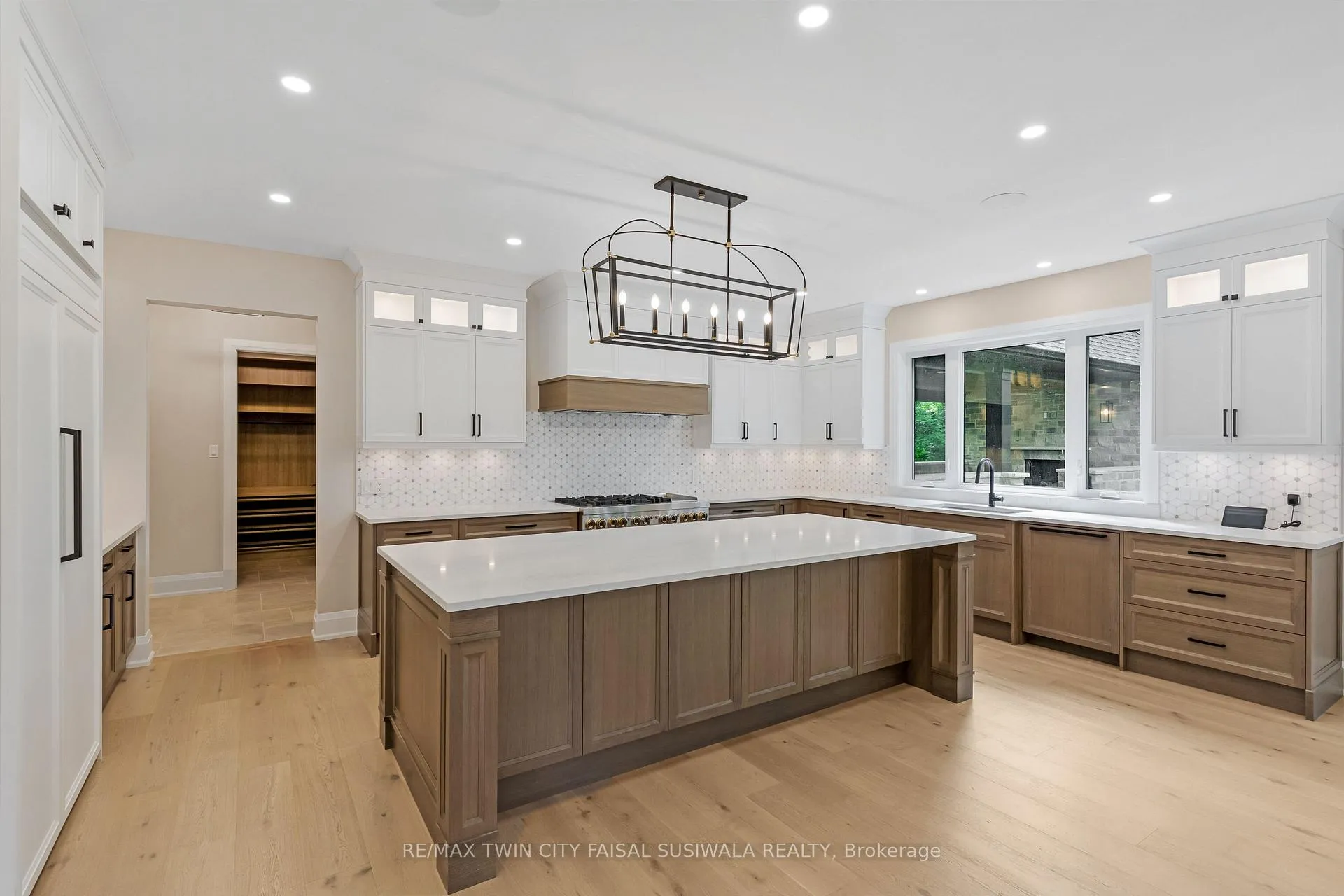 Photo 16 of 230 Stanley Drive, Waterloo, Uptown West — HOMEH