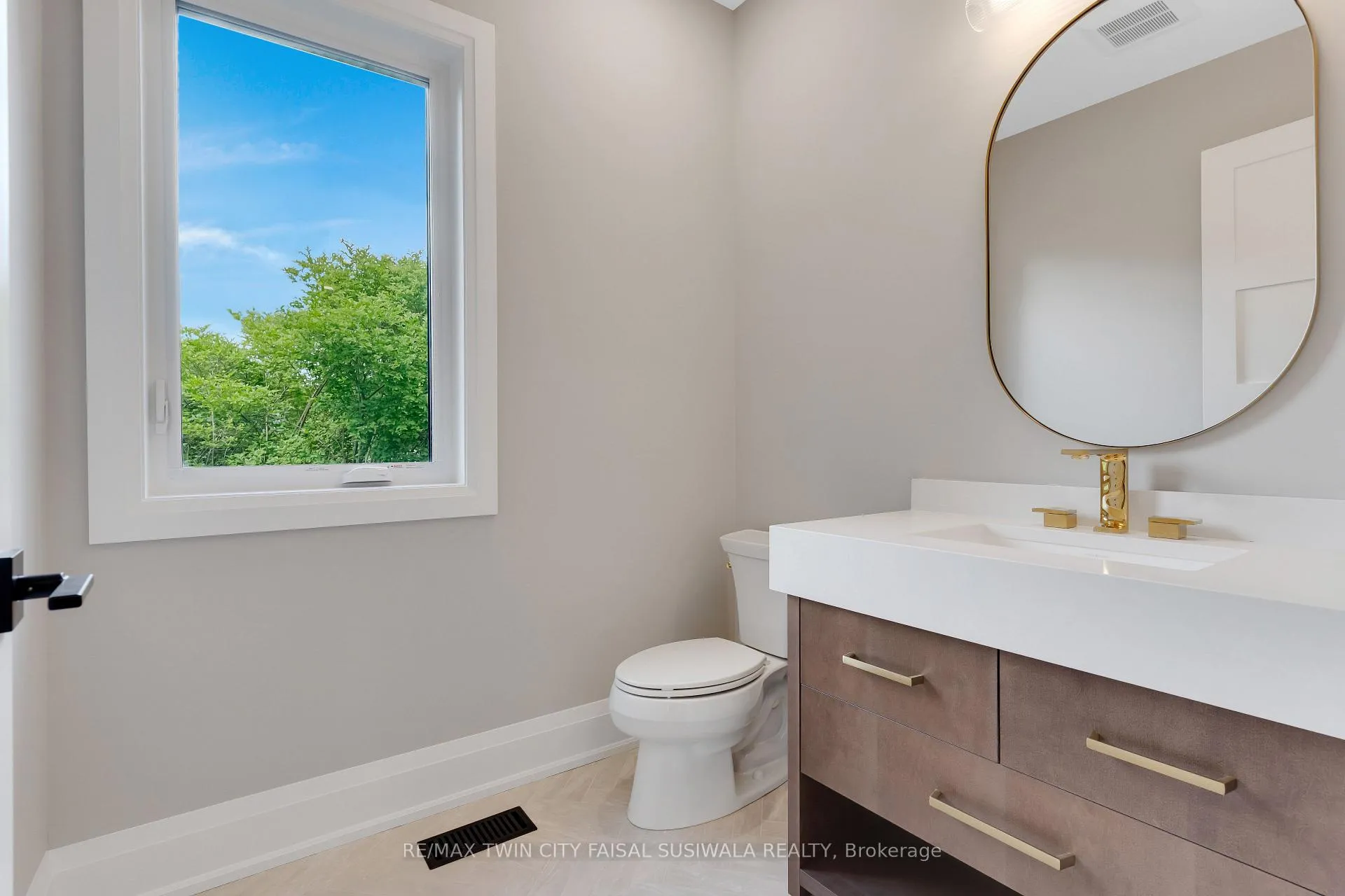 Photo 21 of 230 Stanley Drive, Waterloo, Uptown West — HOMEH