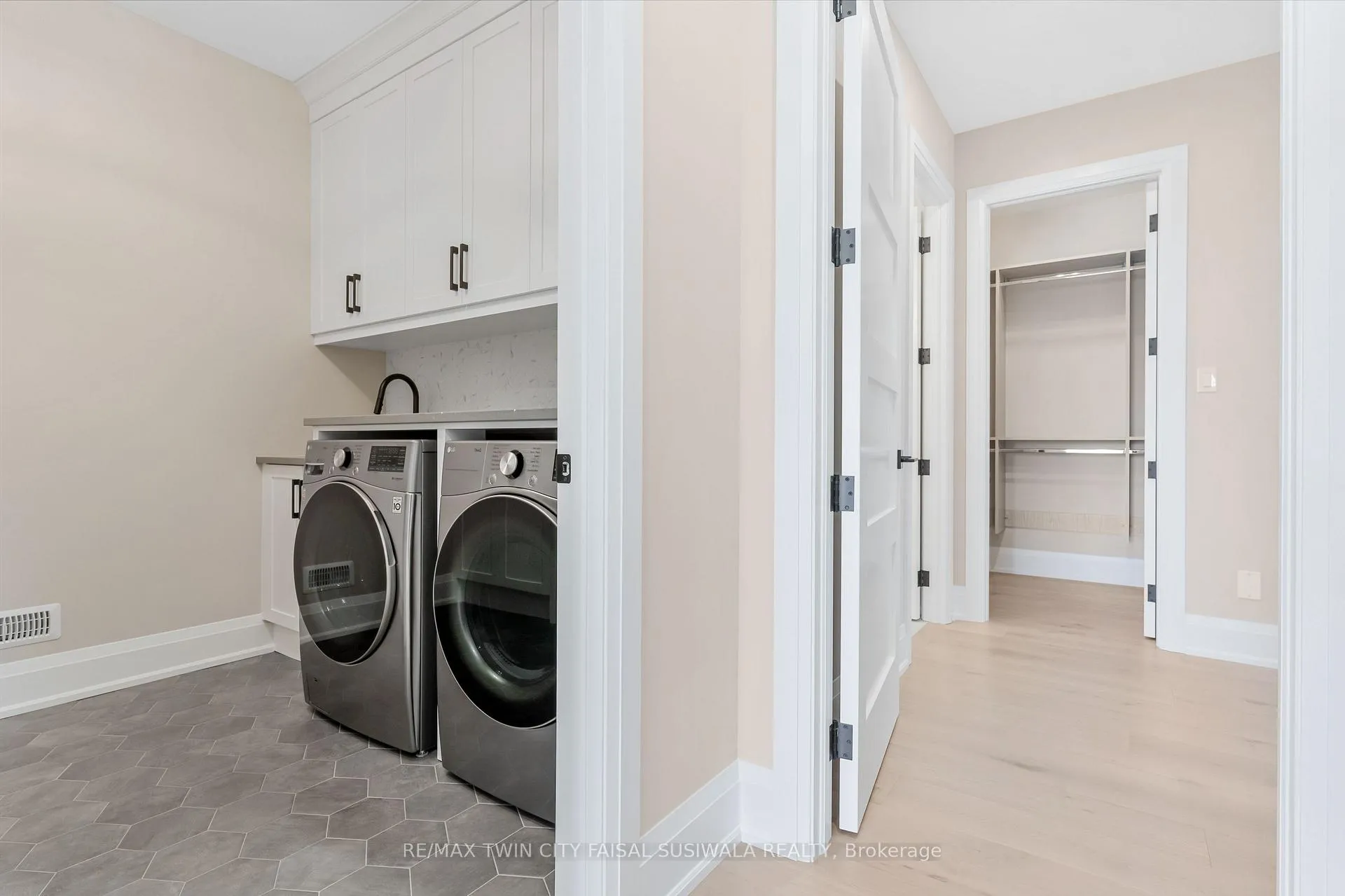 Photo 38 of 230 Stanley Drive, Waterloo, Uptown West — HOMEH