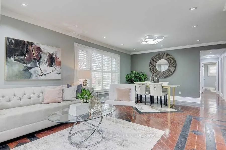 Photo 2 of 335 Chester Le Boulevard, Scarborough, L'Amoreaux — HOMEH