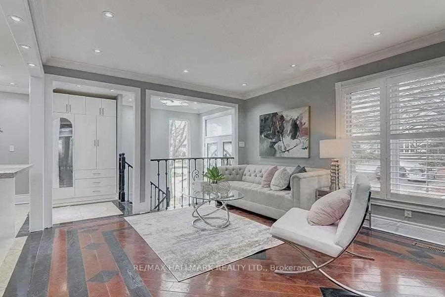 Photo 3 of 335 Chester Le Boulevard, Scarborough, L'Amoreaux — HOMEH