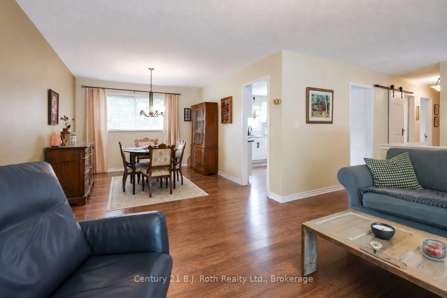 Photo 3 of 38 Andrea Crescent, Orillia — HOMEH