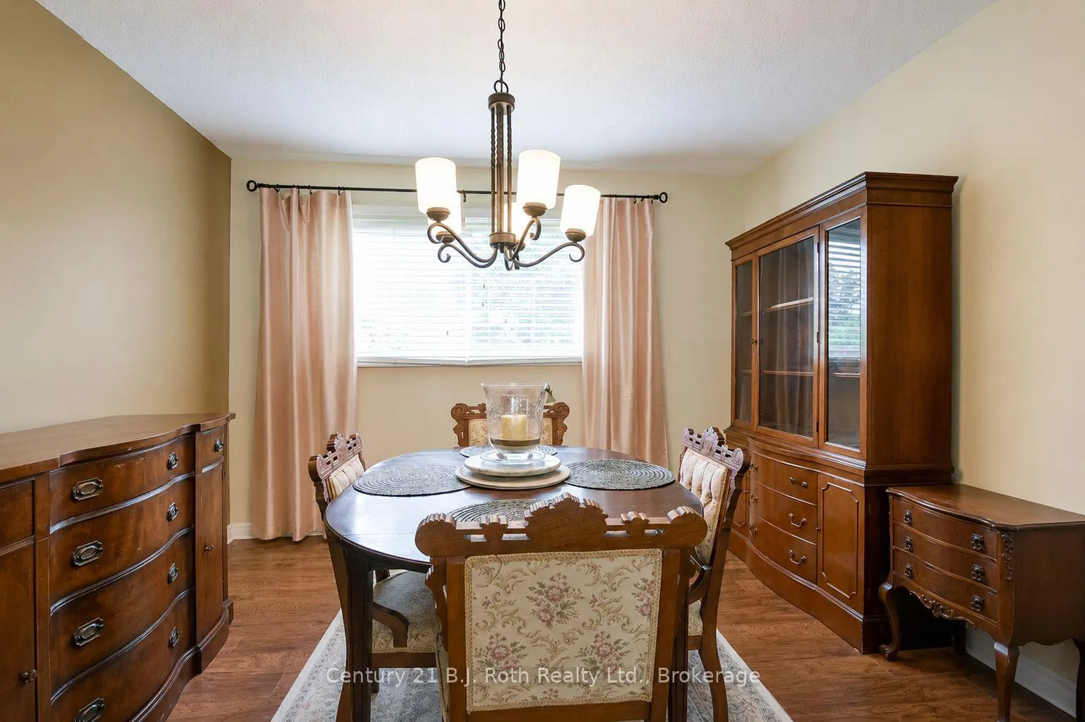 Photo 4 of 38 Andrea Crescent, Orillia — HOMEH