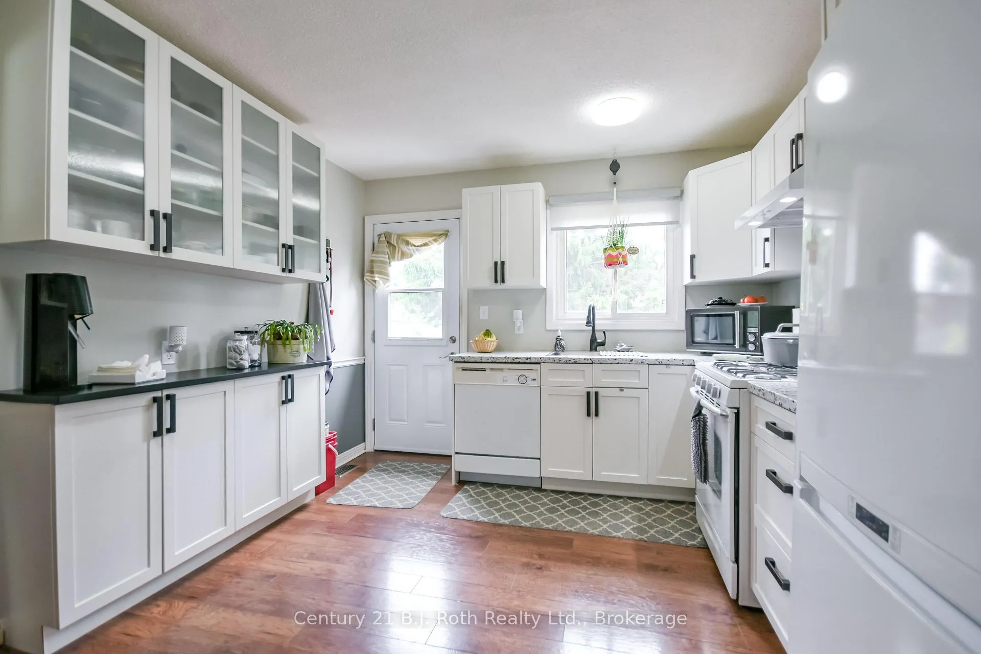 Photo 6 of 38 Andrea Crescent, Orillia — HOMEH