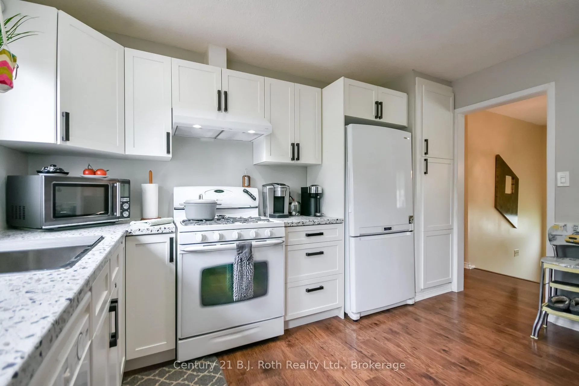 Photo 7 of 38 Andrea Crescent, Orillia — HOMEH