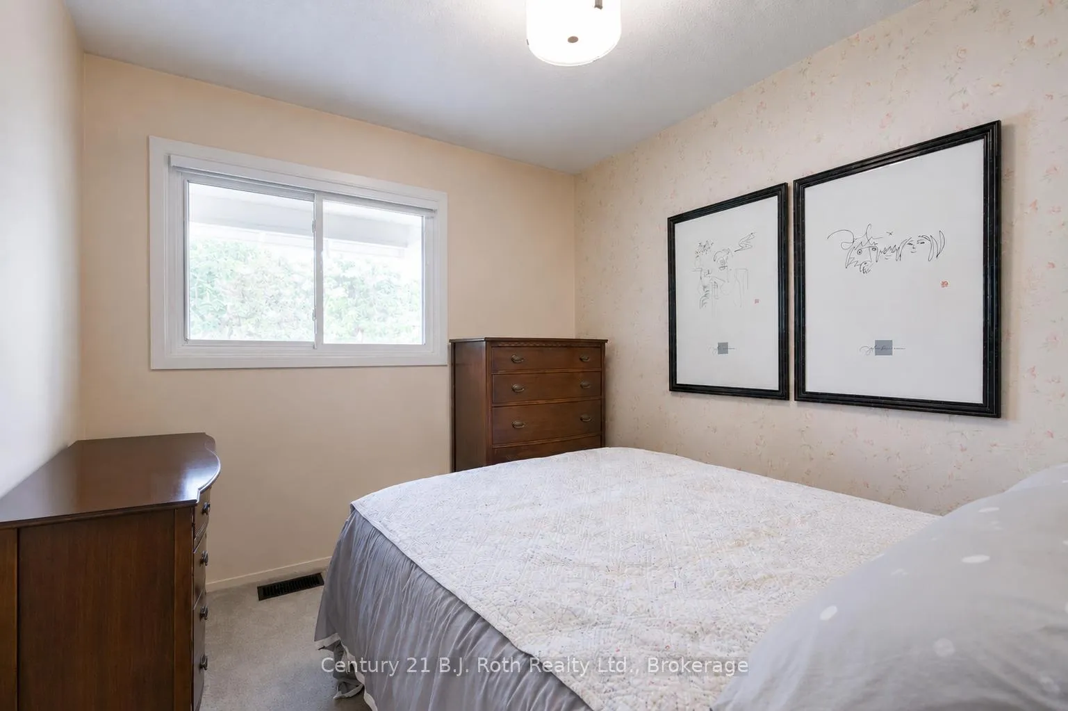 Photo 9 of 38 Andrea Crescent, Orillia — HOMEH
