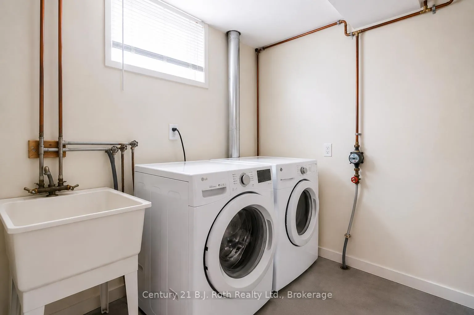 Photo 14 of 38 Andrea Crescent, Orillia — HOMEH