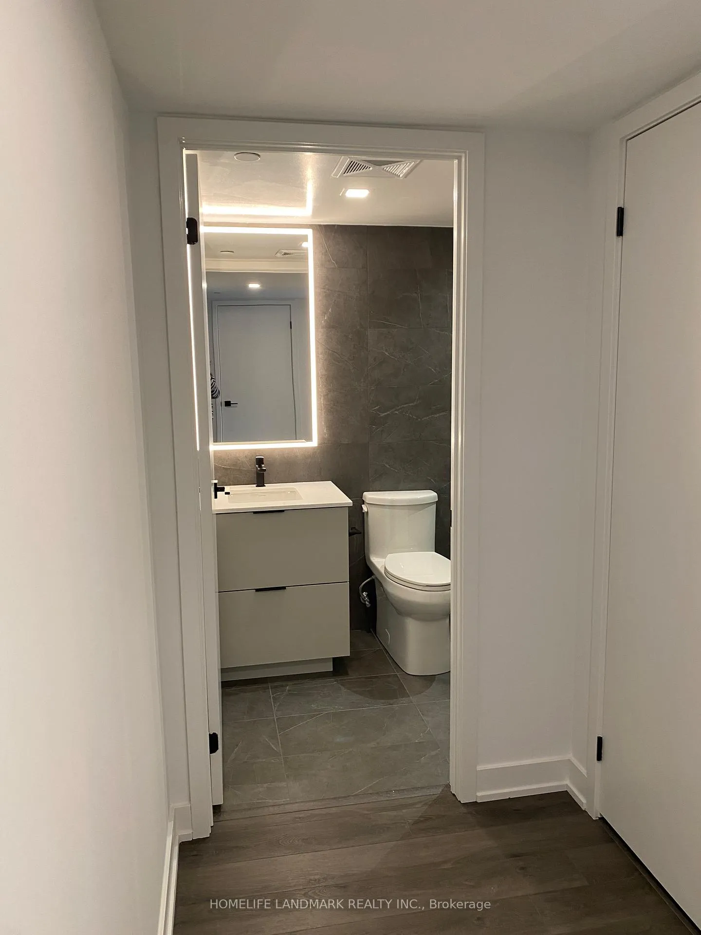 Photo 4 of Unit 1401, 609 Sherbourne Street, Toronto, North St. James Town — HOMEH