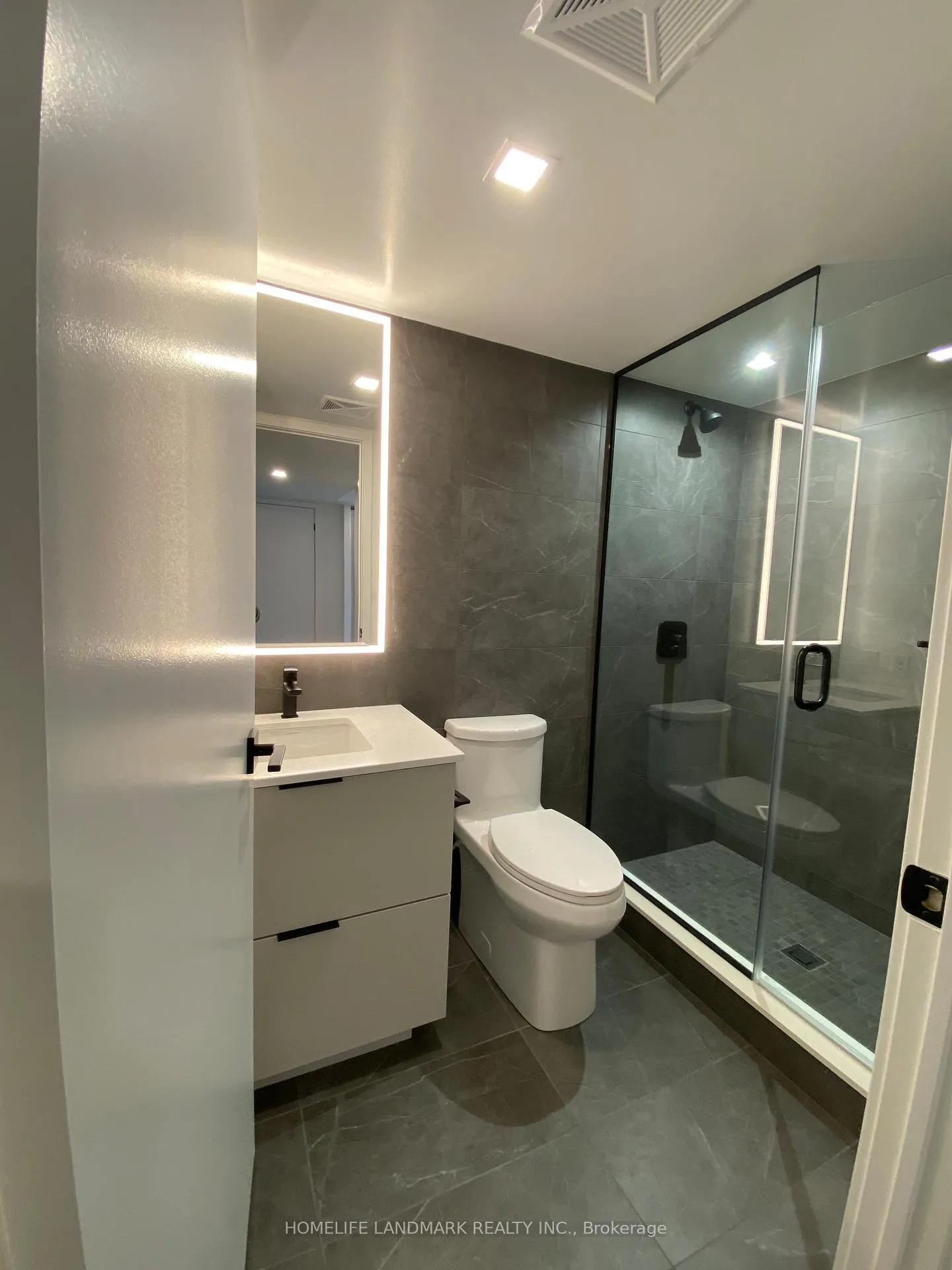 Photo 5 of Unit 1401, 609 Sherbourne Street, Toronto, North St. James Town — HOMEH