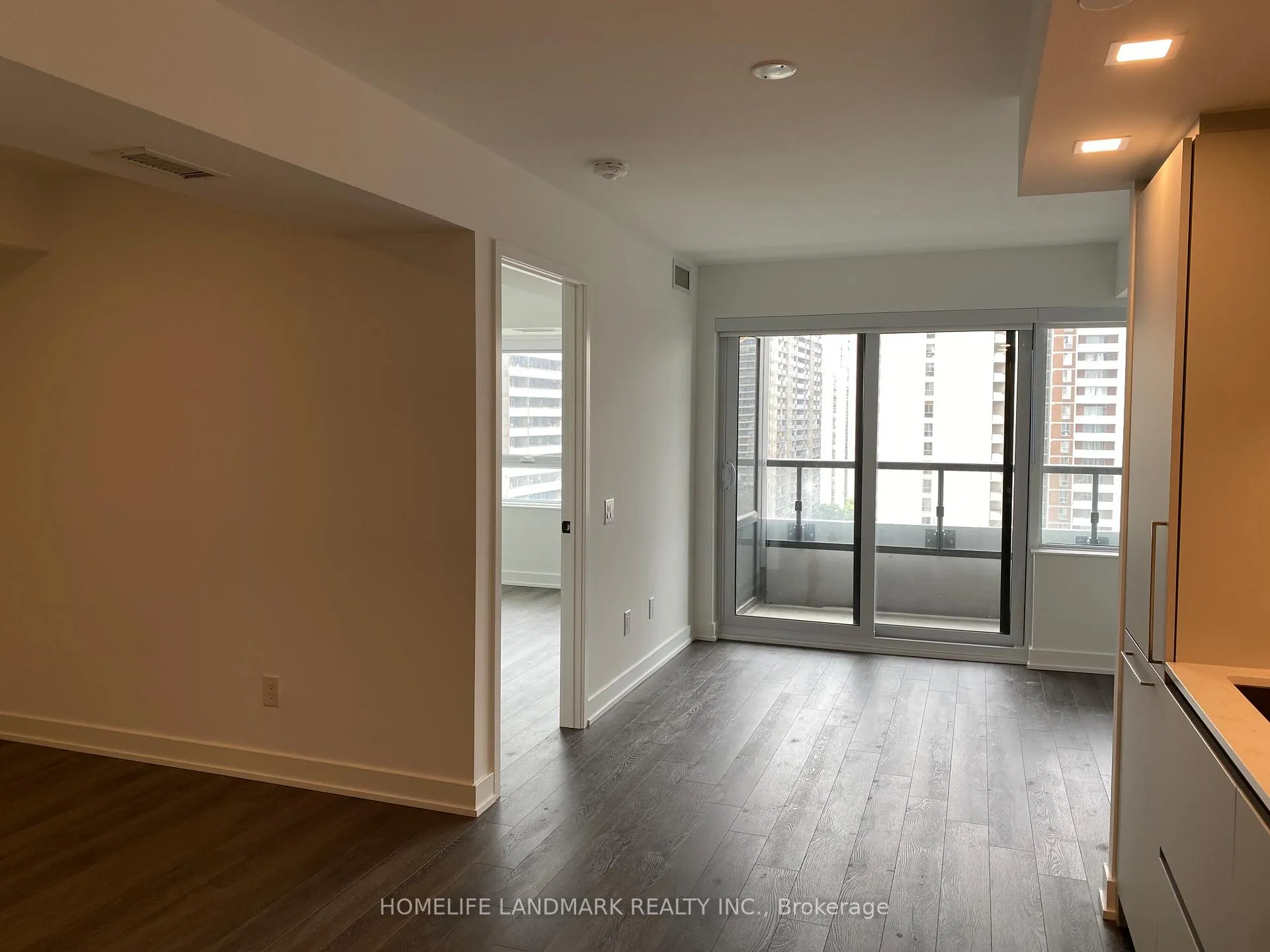 Photo 13 of Unit 1401, 609 Sherbourne Street, Toronto, North St. James Town — HOMEH