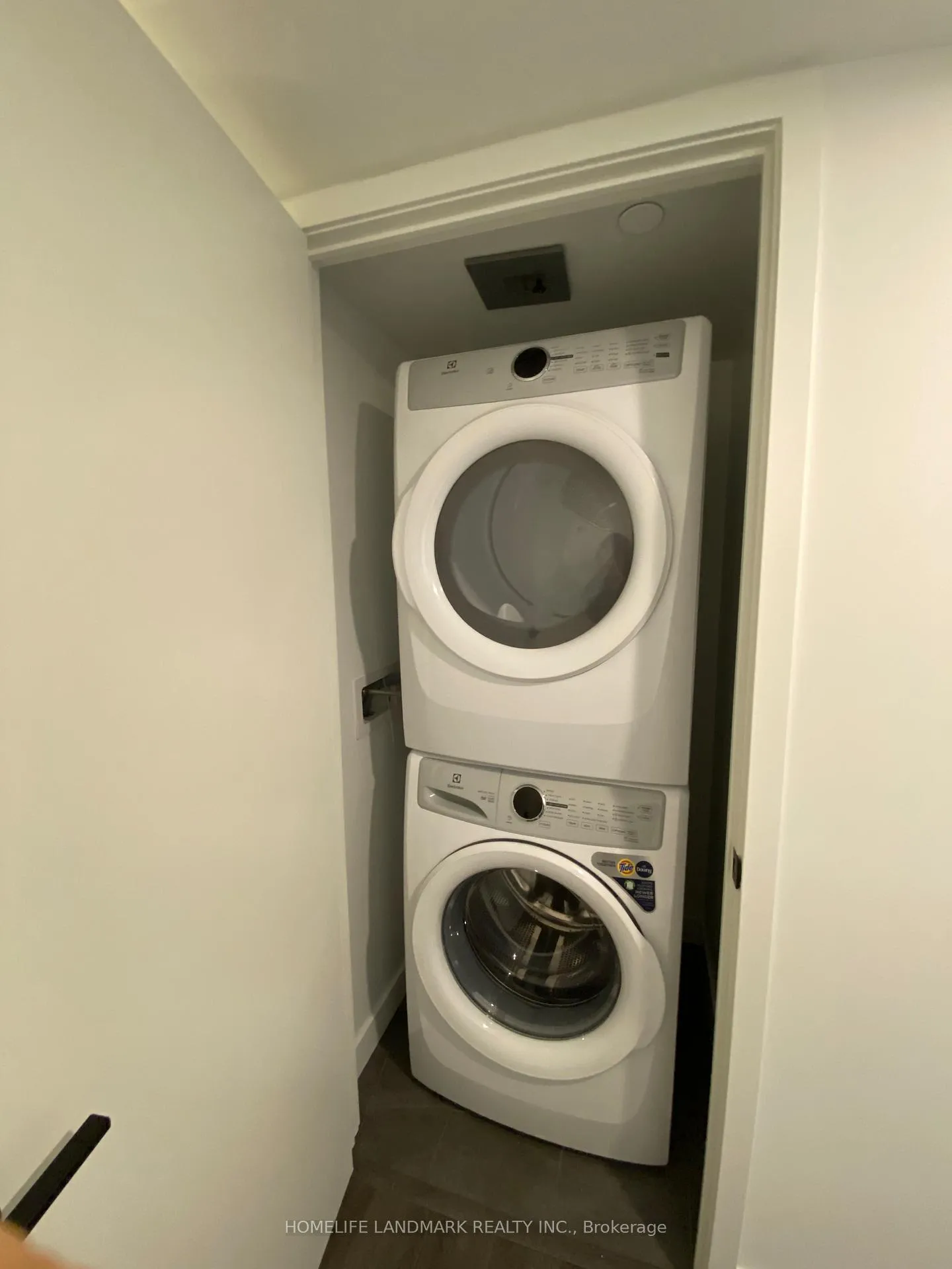 Photo 16 of Unit 1401, 609 Sherbourne Street, Toronto, North St. James Town — HOMEH