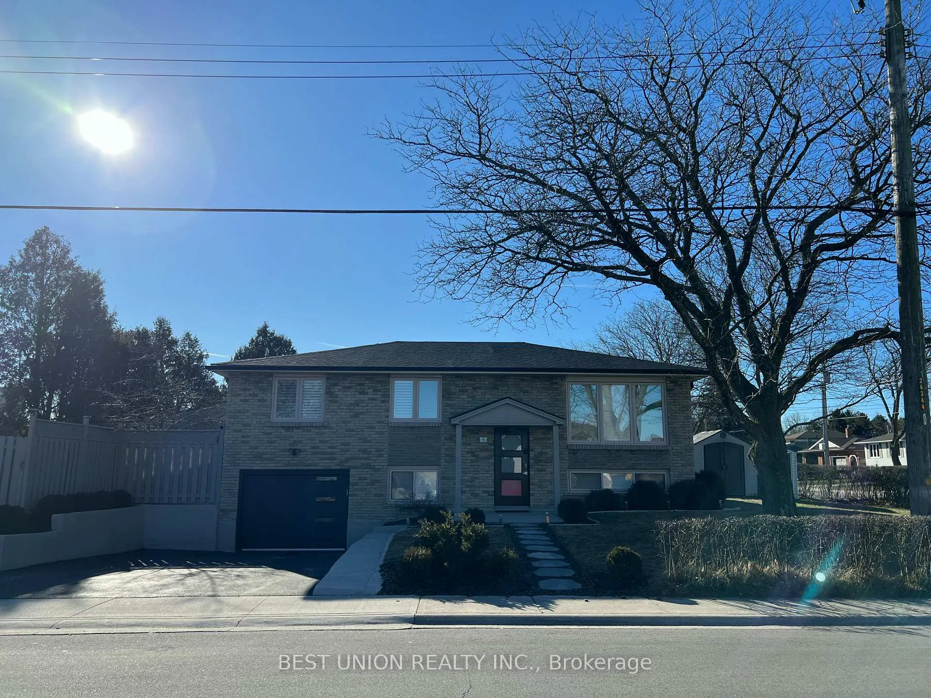 Photo 2 of 41 Lavina Crescent, Hamilton, Mountview — HOMEH