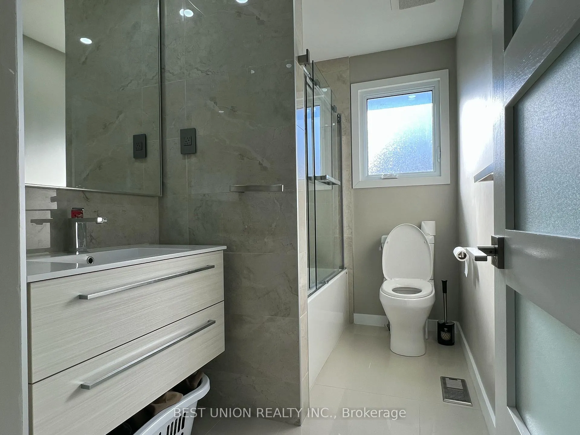 Photo 12 of 41 Lavina Crescent, Hamilton, Mountview — HOMEH